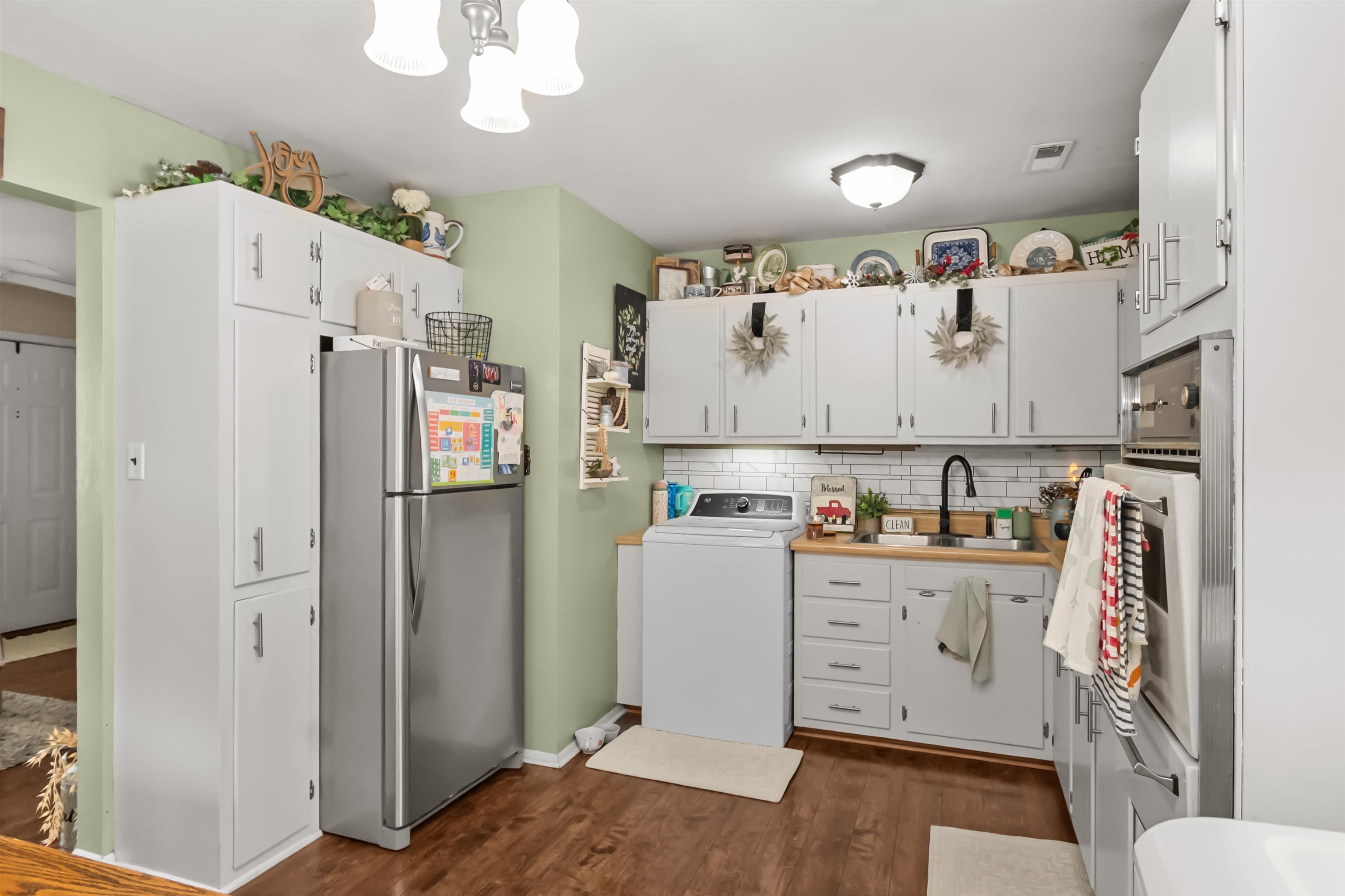 327 Whittier Drive, Owensboro, Kentucky 42301, 3 Bedrooms Bedrooms, ,1 BathroomBathrooms,Single Family Residence,For Sale,Whittier Drive,94265