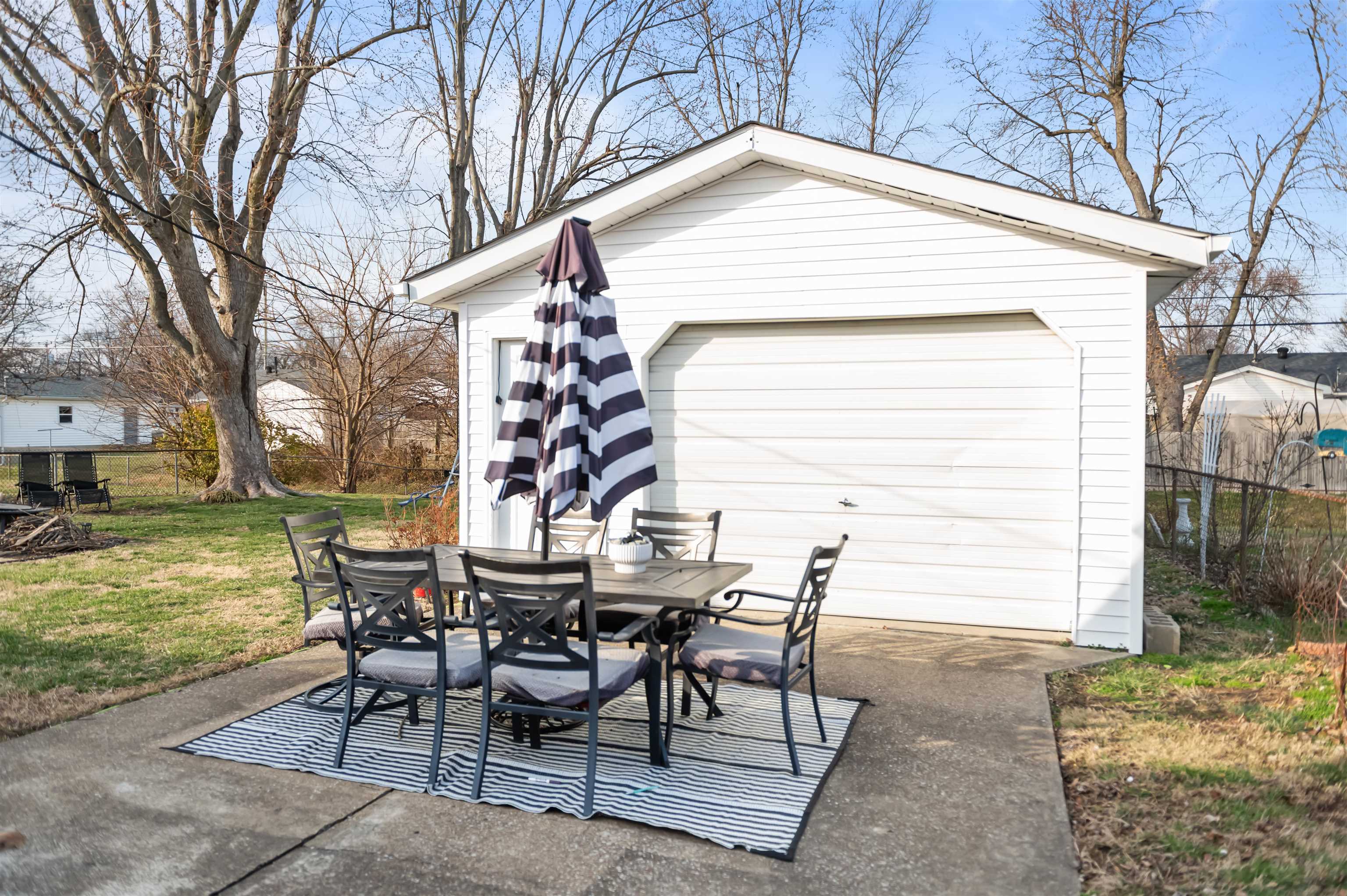 327 Whittier Drive, Owensboro, Kentucky 42301, 3 Bedrooms Bedrooms, ,1 BathroomBathrooms,Single Family Residence,For Sale,Whittier Drive,94265
