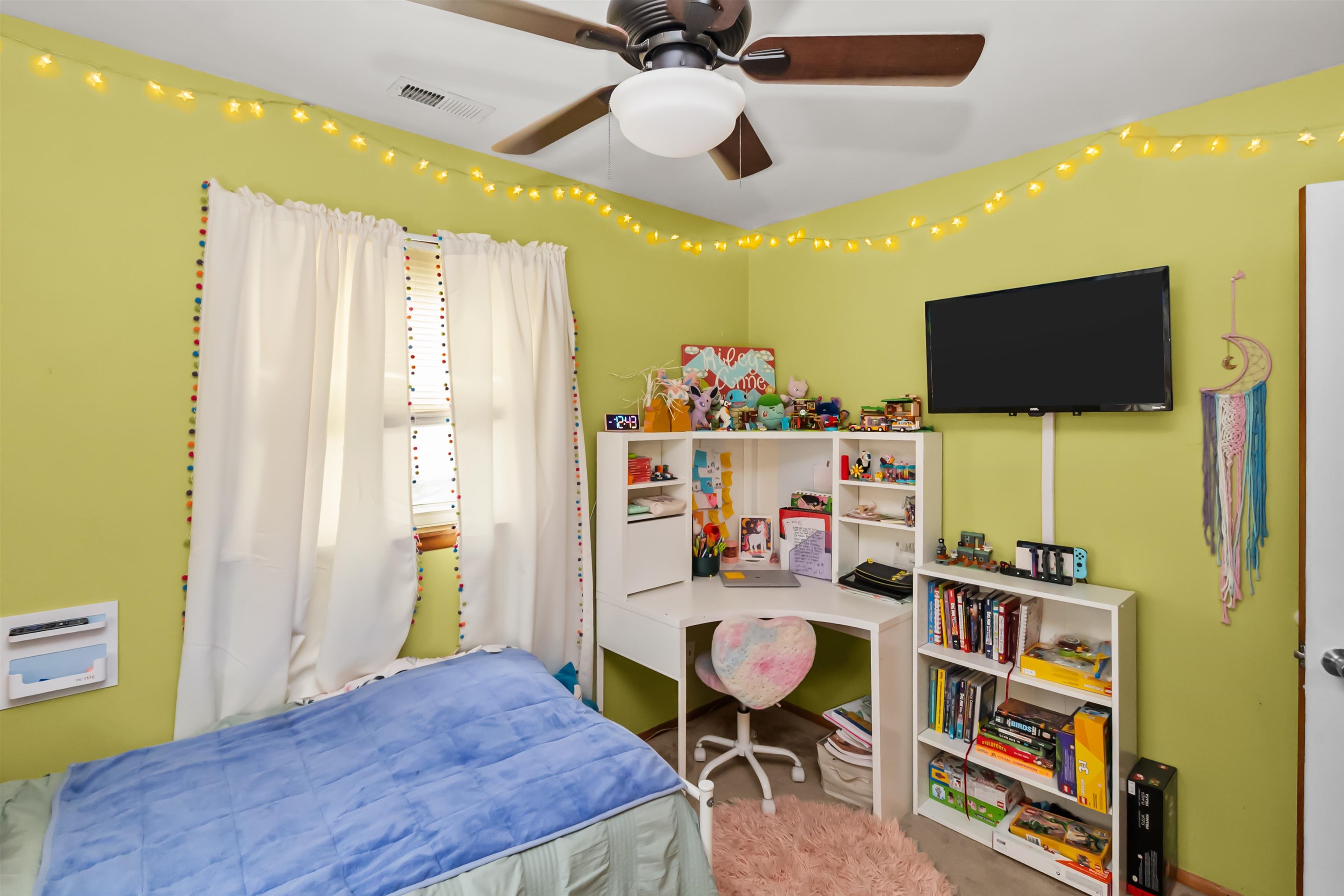 327 Whittier Drive, Owensboro, Kentucky 42301, 3 Bedrooms Bedrooms, ,1 BathroomBathrooms,Single Family Residence,For Sale,Whittier Drive,94265