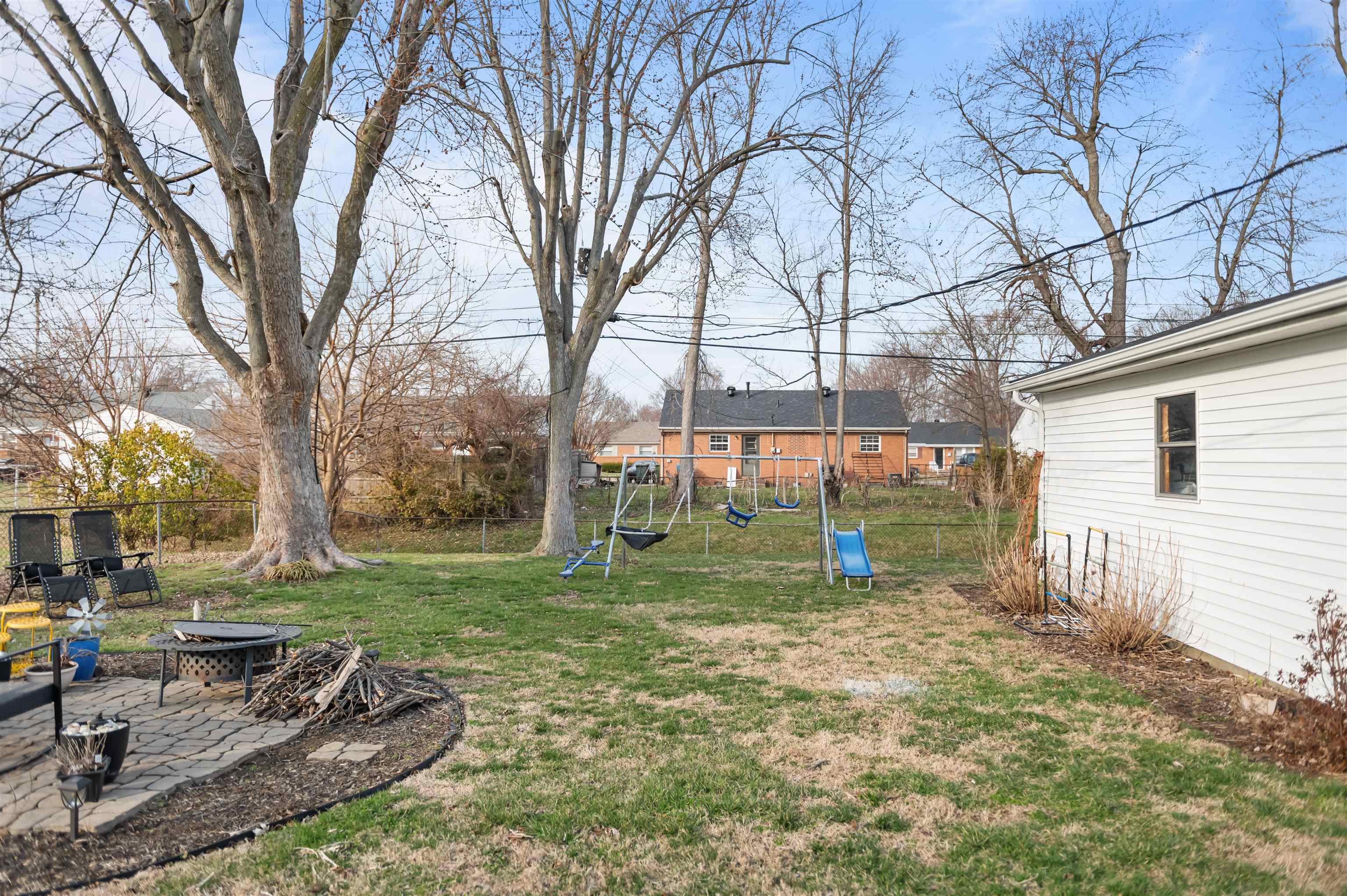 327 Whittier Drive, Owensboro, Kentucky 42301, 3 Bedrooms Bedrooms, ,1 BathroomBathrooms,Single Family Residence,For Sale,Whittier Drive,94265