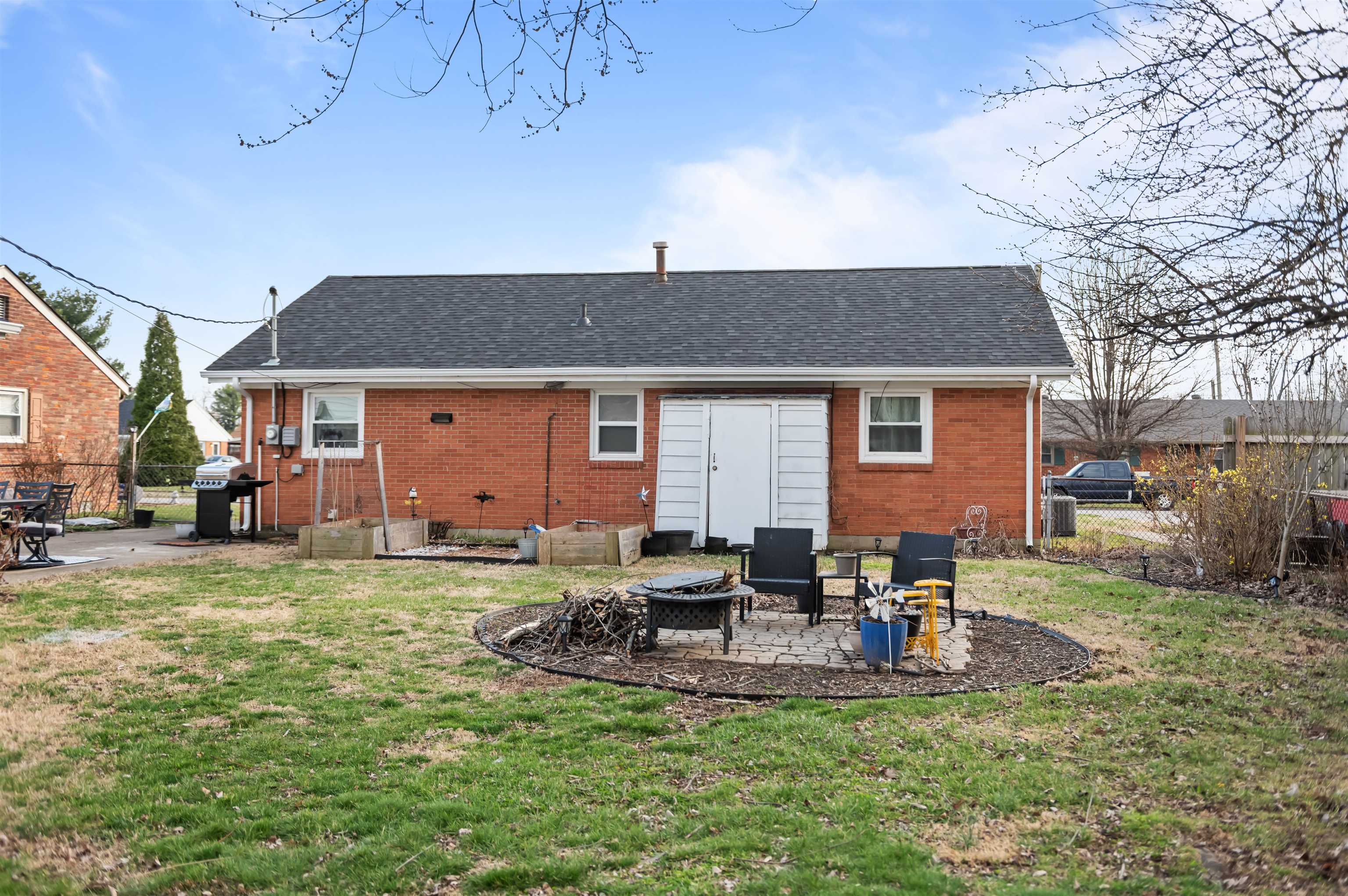 327 Whittier Drive, Owensboro, Kentucky 42301, 3 Bedrooms Bedrooms, ,1 BathroomBathrooms,Single Family Residence,For Sale,Whittier Drive,94265