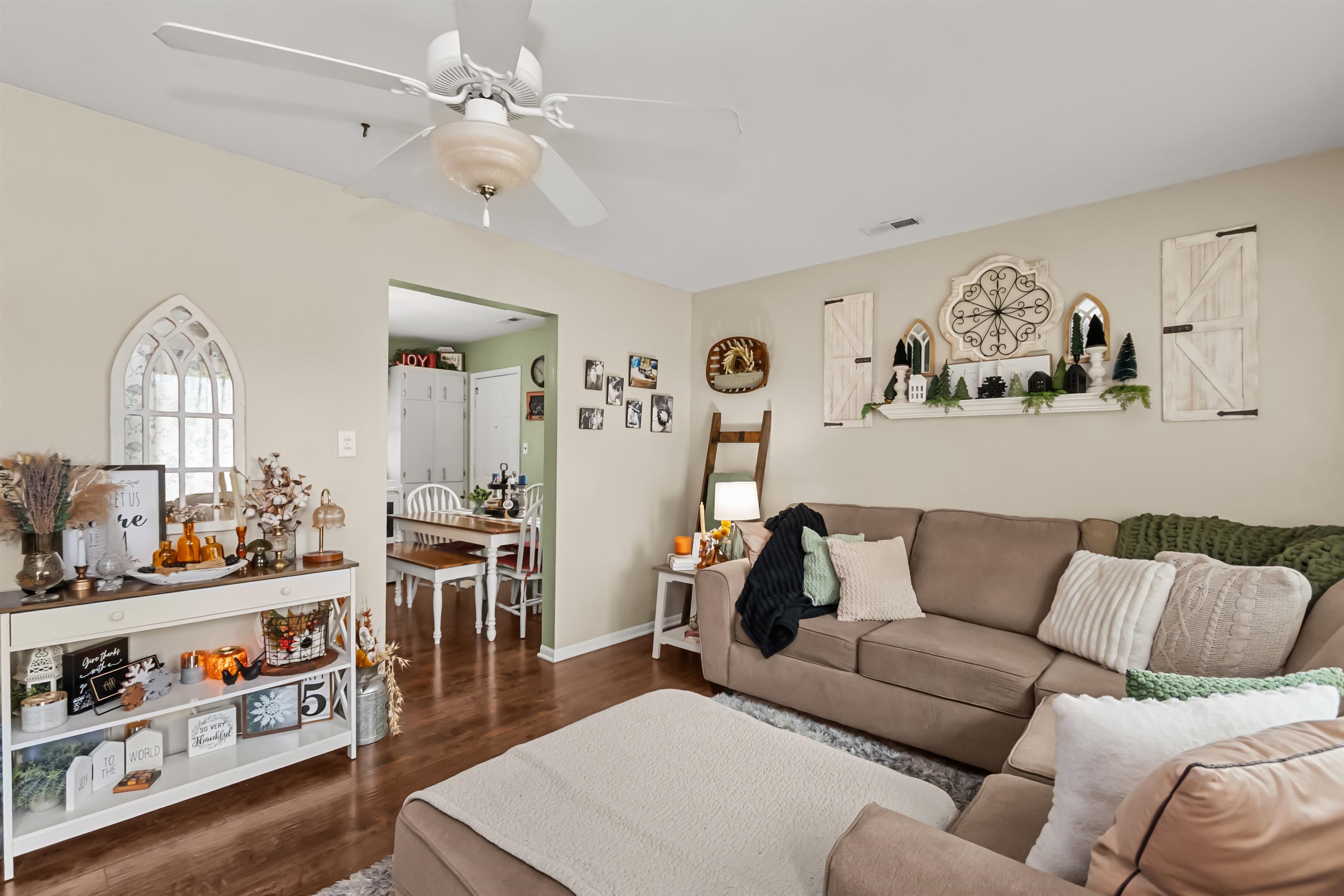 327 Whittier Drive, Owensboro, Kentucky 42301, 3 Bedrooms Bedrooms, ,1 BathroomBathrooms,Single Family Residence,For Sale,Whittier Drive,94265