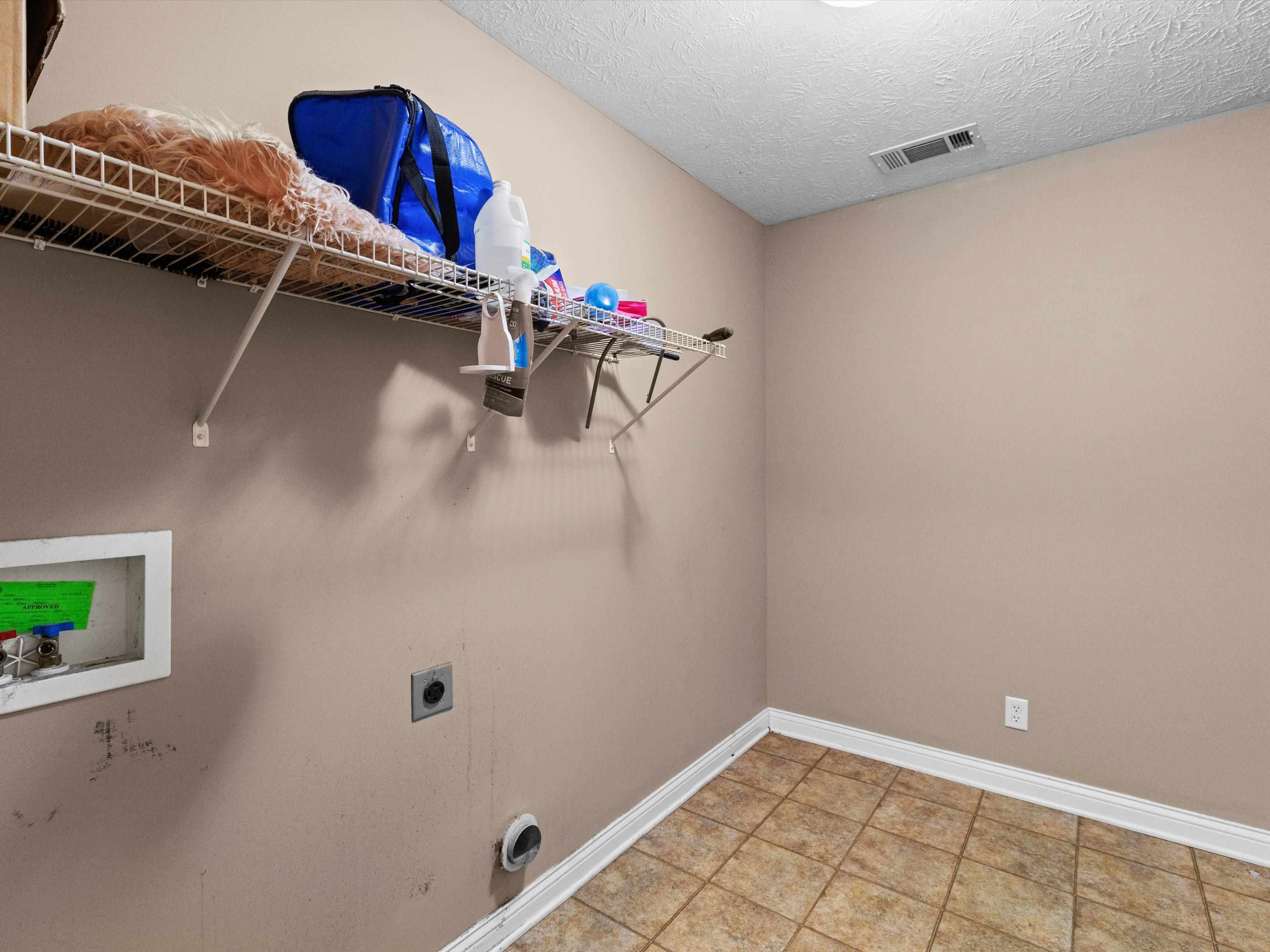 2864 Brooks Pkwy, Owensboro, Kentucky 42303, 4 Bedrooms Bedrooms, ,2 BathroomsBathrooms,Single Family Residence,For Sale,Brooks Pkwy,94267