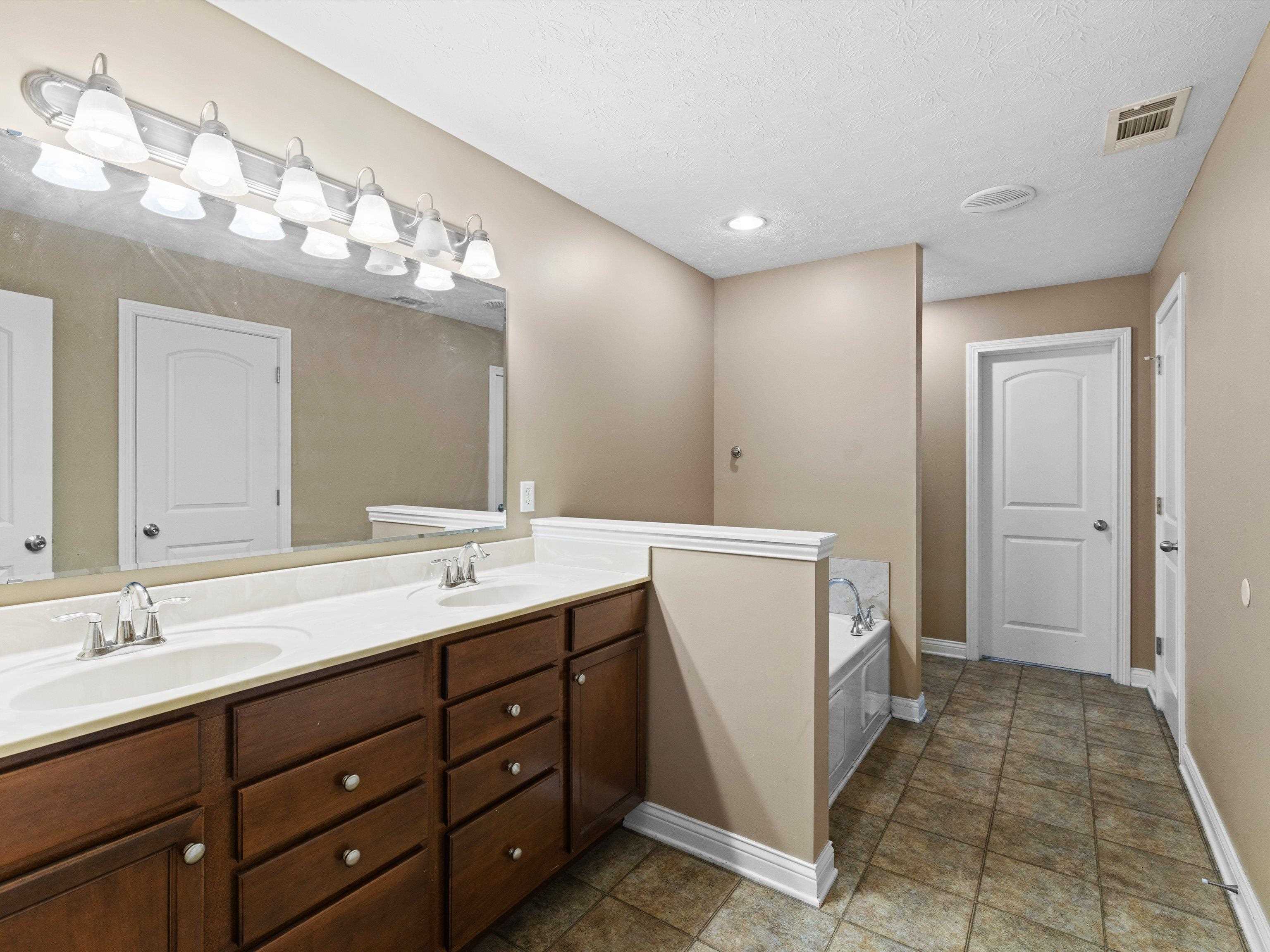 2864 Brooks Pkwy, Owensboro, Kentucky 42303, 4 Bedrooms Bedrooms, ,2 BathroomsBathrooms,Single Family Residence,For Sale,Brooks Pkwy,94267