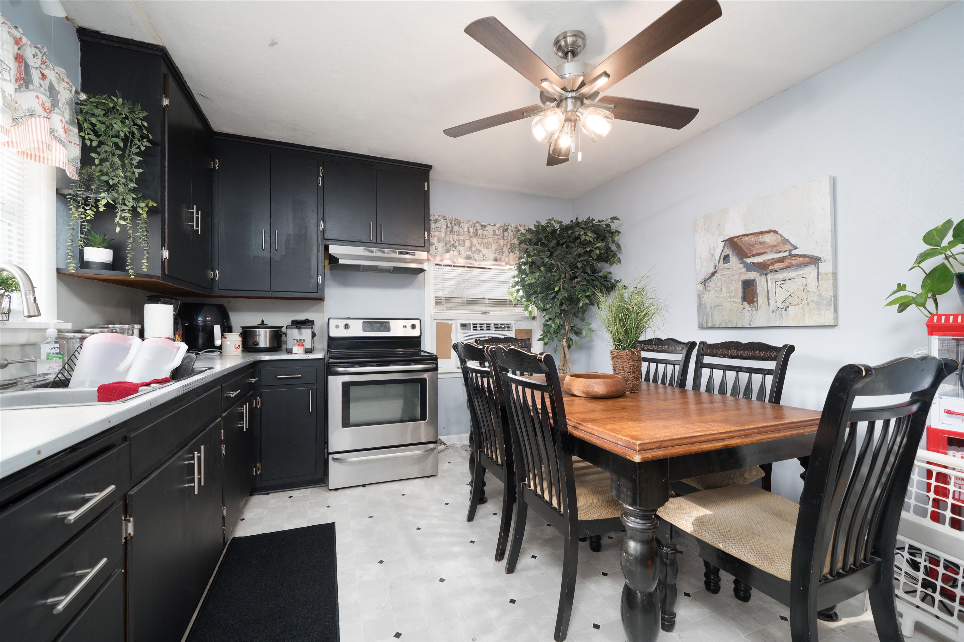 1920 Daniels Ln, Owensboro, Kentucky 42303, 3 Bedrooms Bedrooms, ,1 BathroomBathrooms,Single Family Residence,For Sale,Daniels Ln,94269