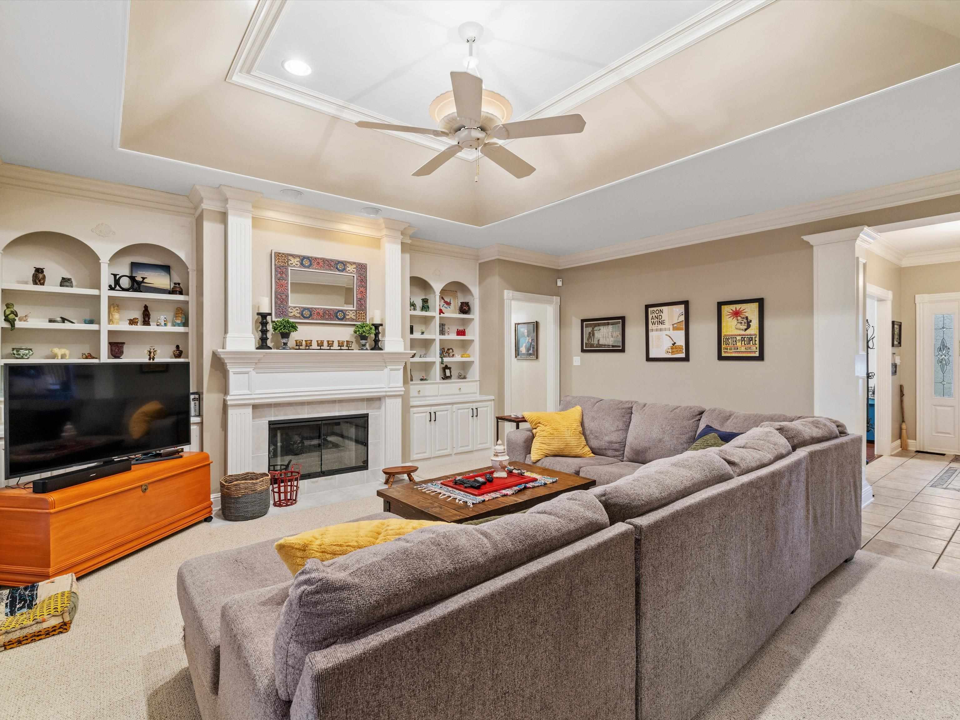 4512 Oakhurst Bend, Owensboro, Kentucky 42303, 6 Bedrooms Bedrooms, ,3 BathroomsBathrooms,Single Family Residence,For Sale,Oakhurst Bend,94271