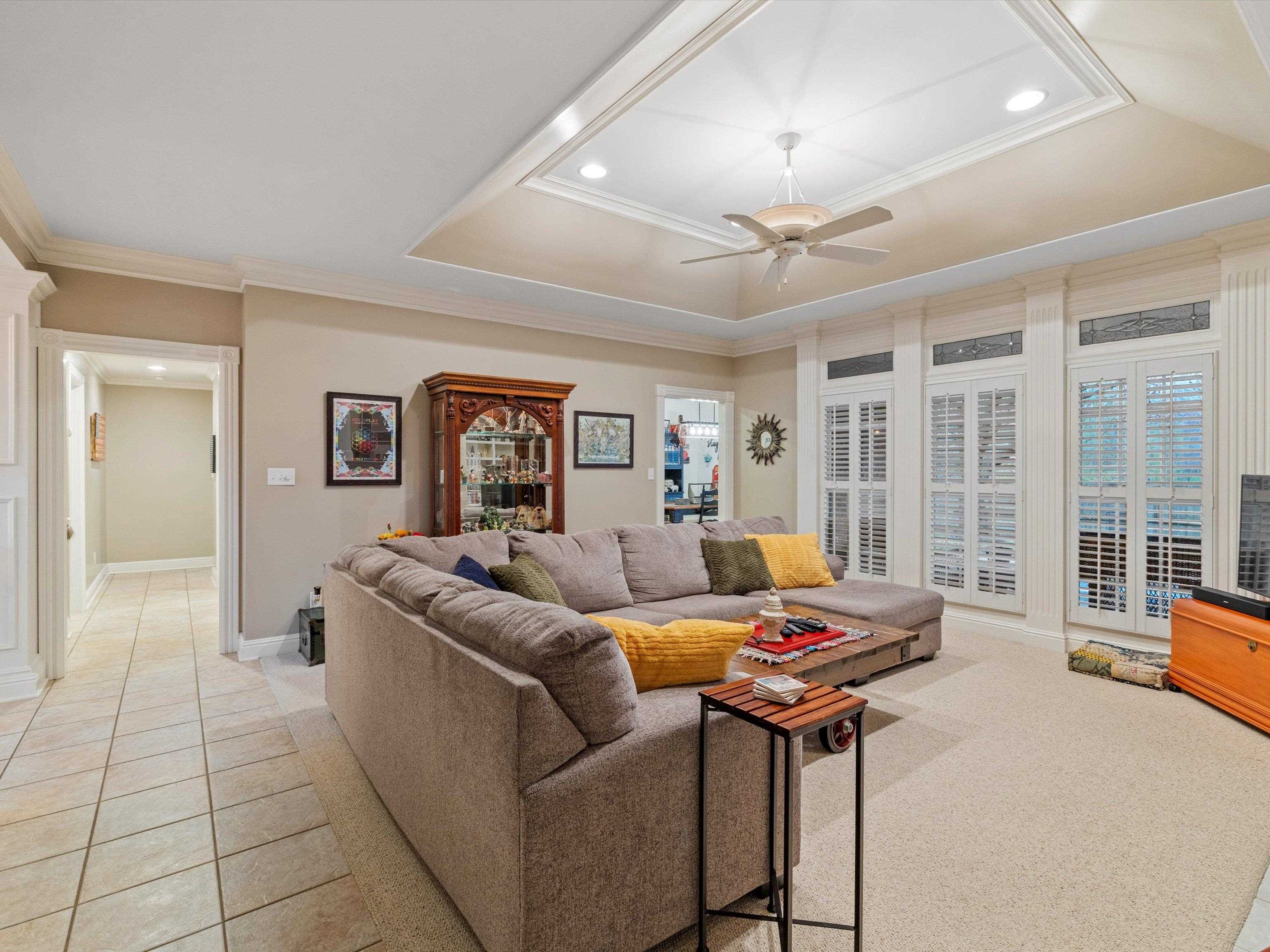 4512 Oakhurst Bend, Owensboro, Kentucky 42303, 6 Bedrooms Bedrooms, ,3 BathroomsBathrooms,Single Family Residence,For Sale,Oakhurst Bend,94271