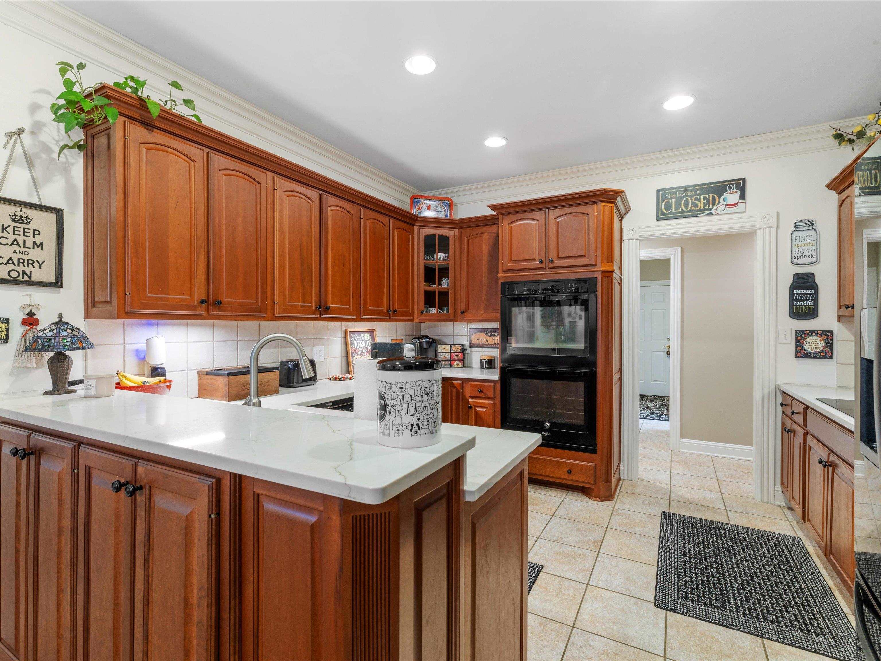 4512 Oakhurst Bend, Owensboro, Kentucky 42303, 6 Bedrooms Bedrooms, ,3 BathroomsBathrooms,Single Family Residence,For Sale,Oakhurst Bend,94271