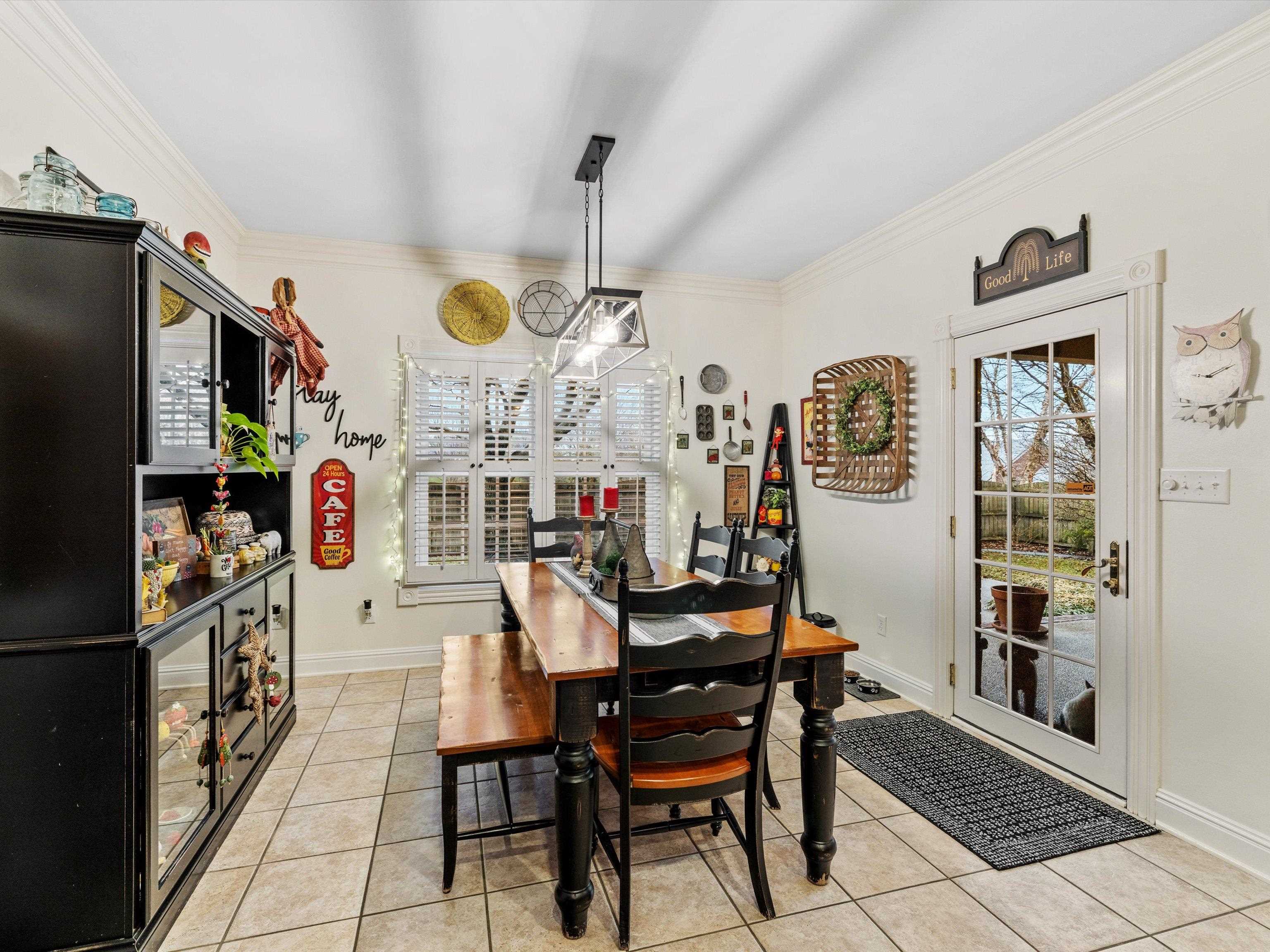 4512 Oakhurst Bend, Owensboro, Kentucky 42303, 6 Bedrooms Bedrooms, ,3 BathroomsBathrooms,Single Family Residence,For Sale,Oakhurst Bend,94271