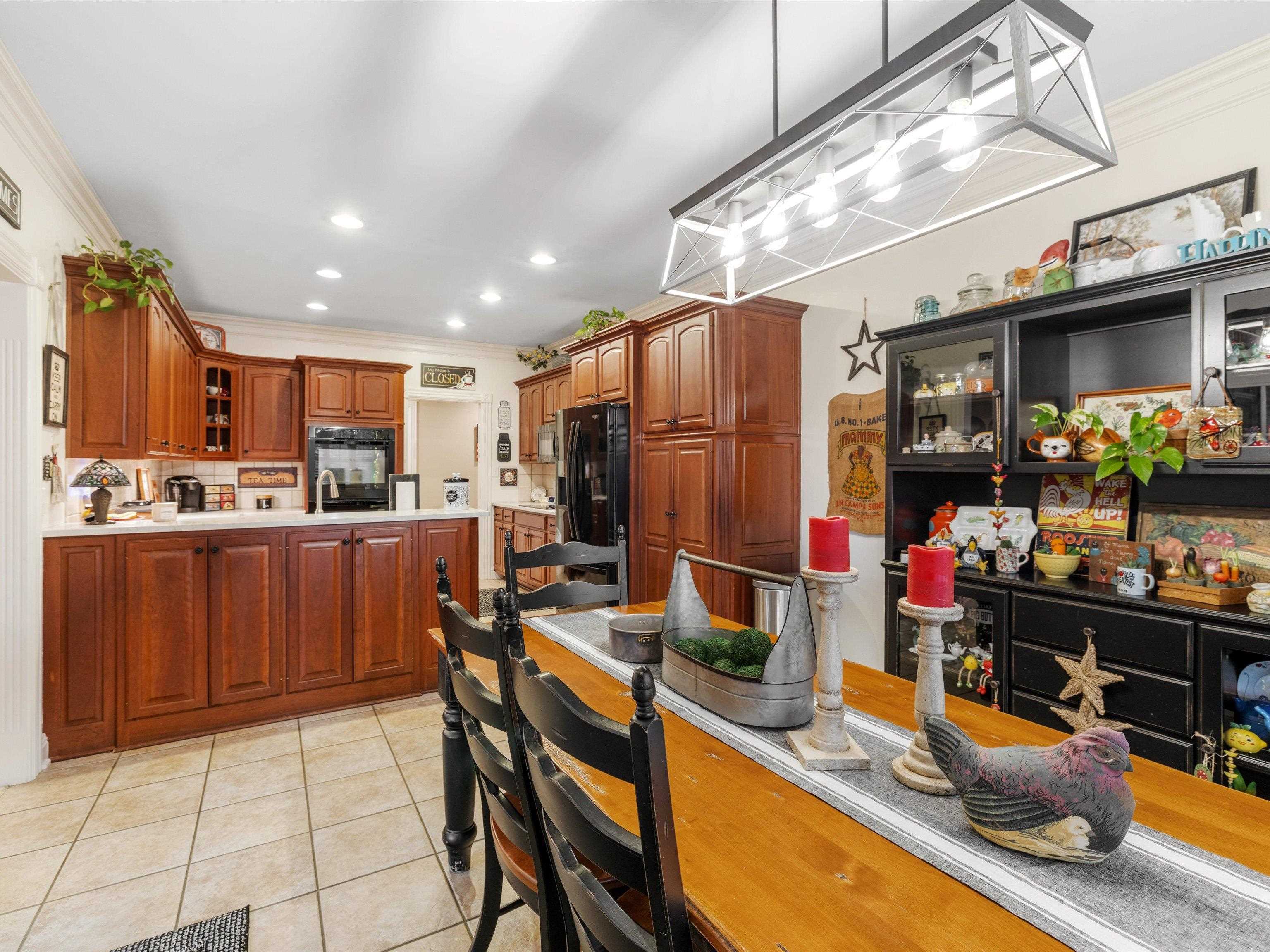 4512 Oakhurst Bend, Owensboro, Kentucky 42303, 6 Bedrooms Bedrooms, ,3 BathroomsBathrooms,Single Family Residence,For Sale,Oakhurst Bend,94271