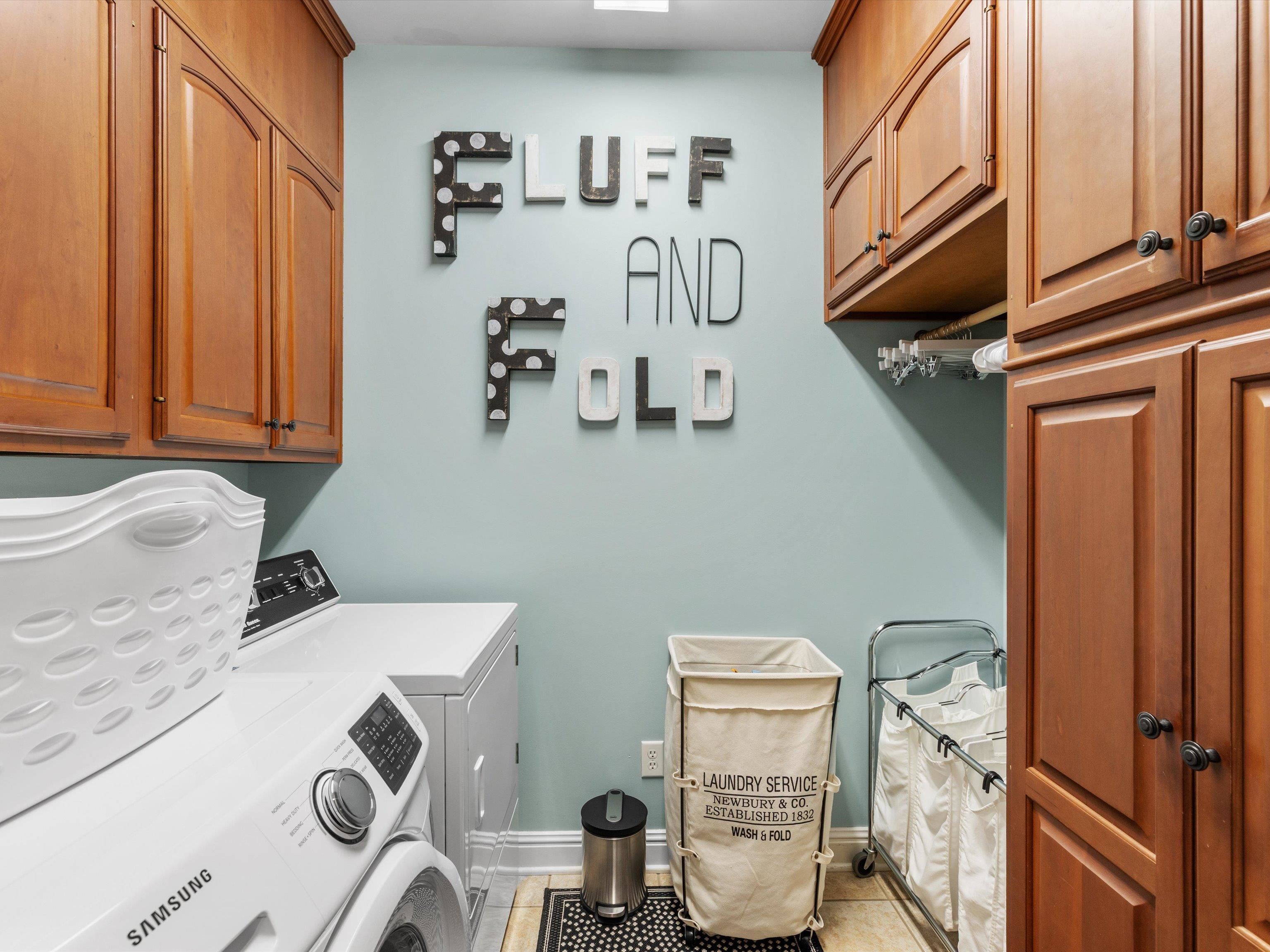 4512 Oakhurst Bend, Owensboro, Kentucky 42303, 6 Bedrooms Bedrooms, ,3 BathroomsBathrooms,Single Family Residence,For Sale,Oakhurst Bend,94271