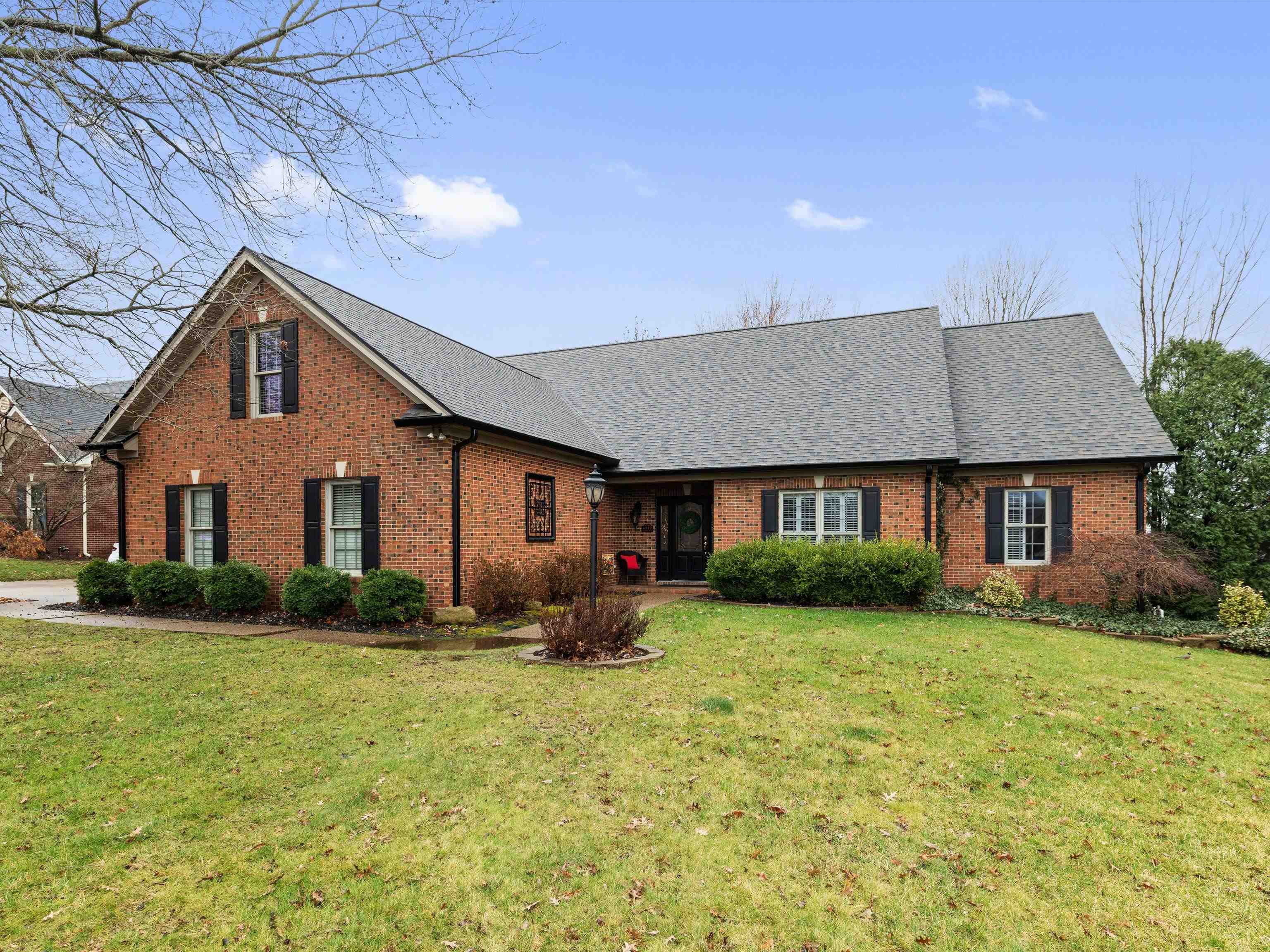 4512 Oakhurst Bend, Owensboro, Kentucky 42303, 6 Bedrooms Bedrooms, ,3 BathroomsBathrooms,Single Family Residence,For Sale,Oakhurst Bend,94271