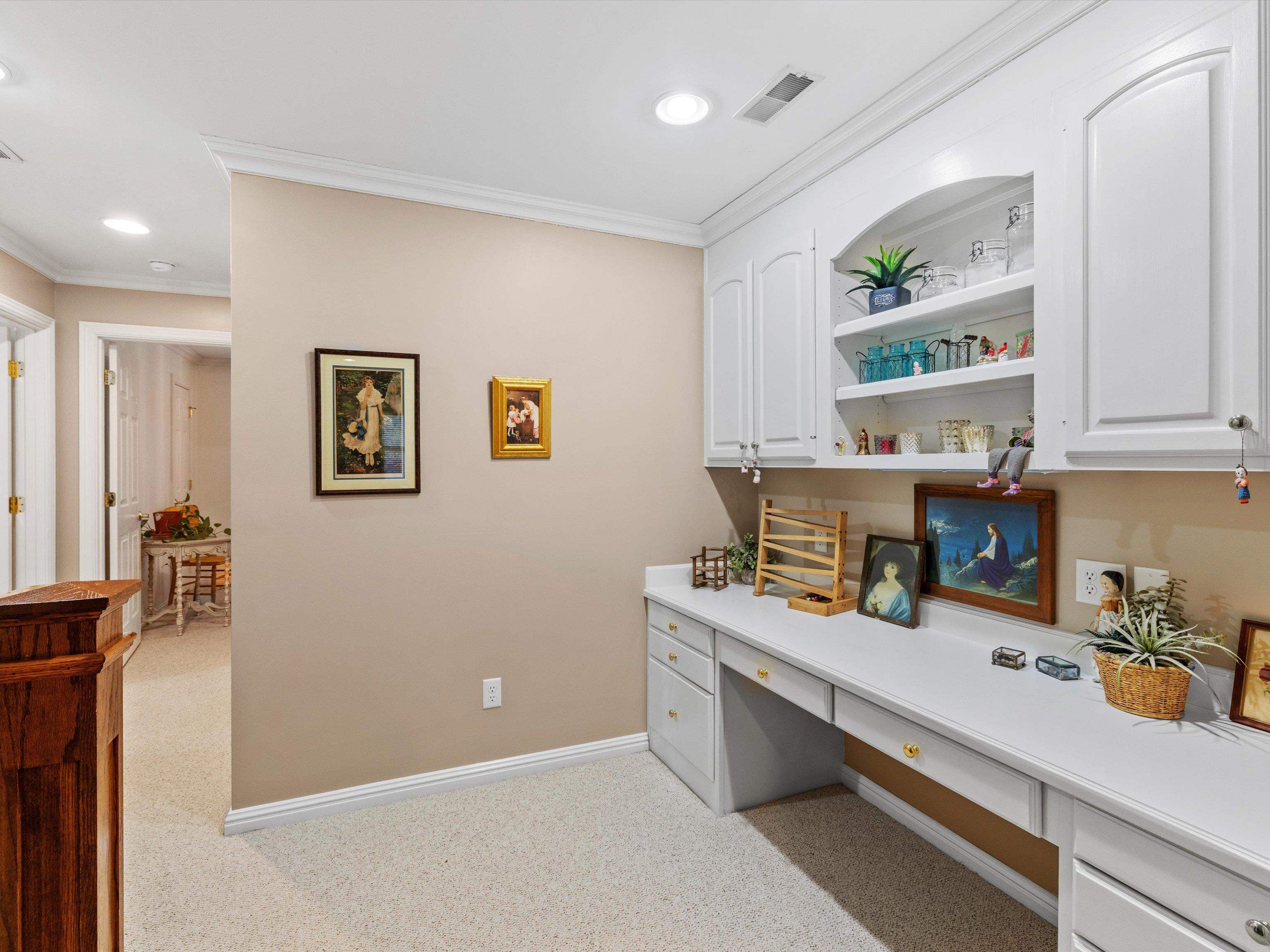 4512 Oakhurst Bend, Owensboro, Kentucky 42303, 6 Bedrooms Bedrooms, ,3 BathroomsBathrooms,Single Family Residence,For Sale,Oakhurst Bend,94271