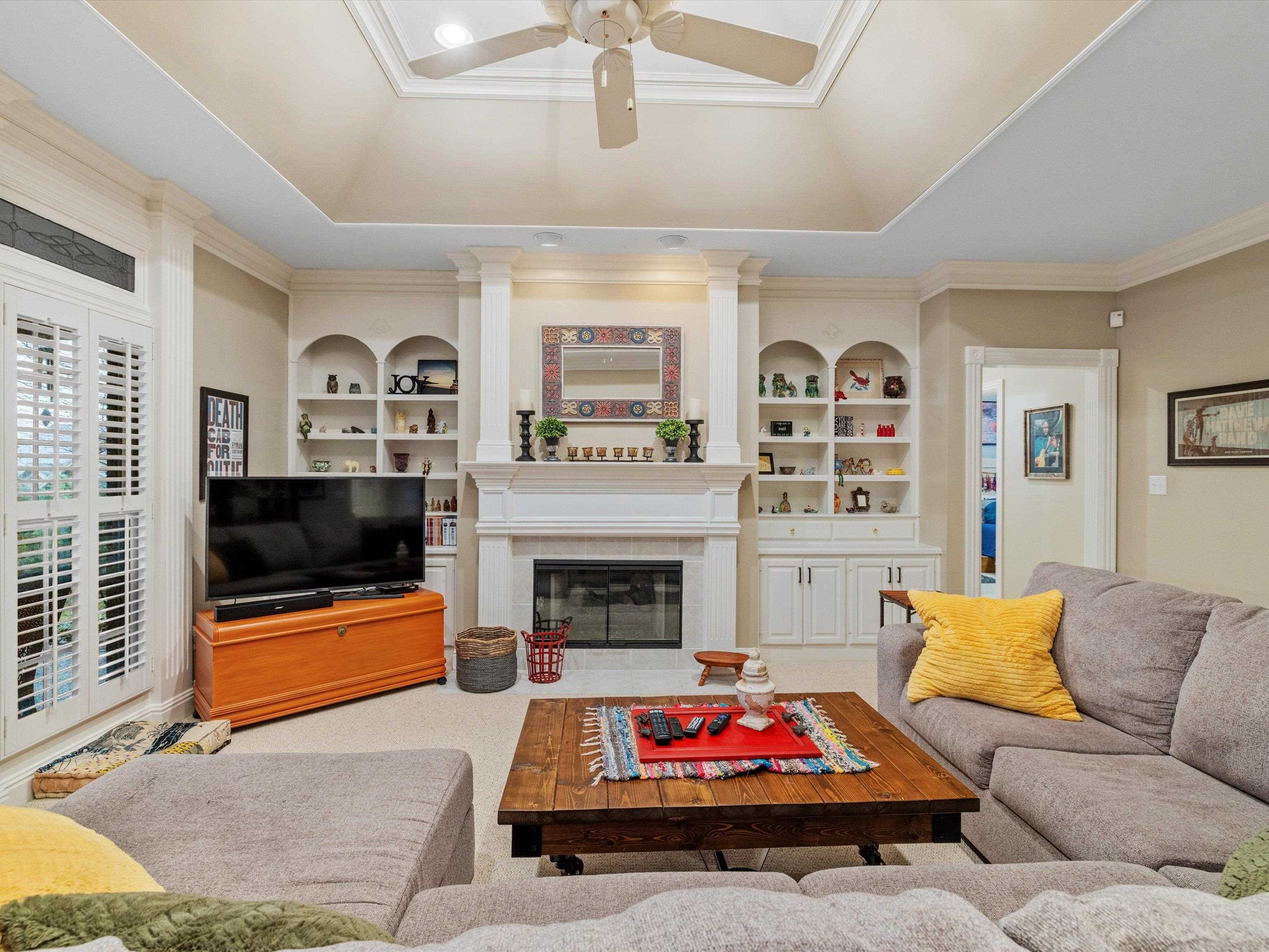 4512 Oakhurst Bend, Owensboro, Kentucky 42303, 6 Bedrooms Bedrooms, ,3 BathroomsBathrooms,Single Family Residence,For Sale,Oakhurst Bend,94271