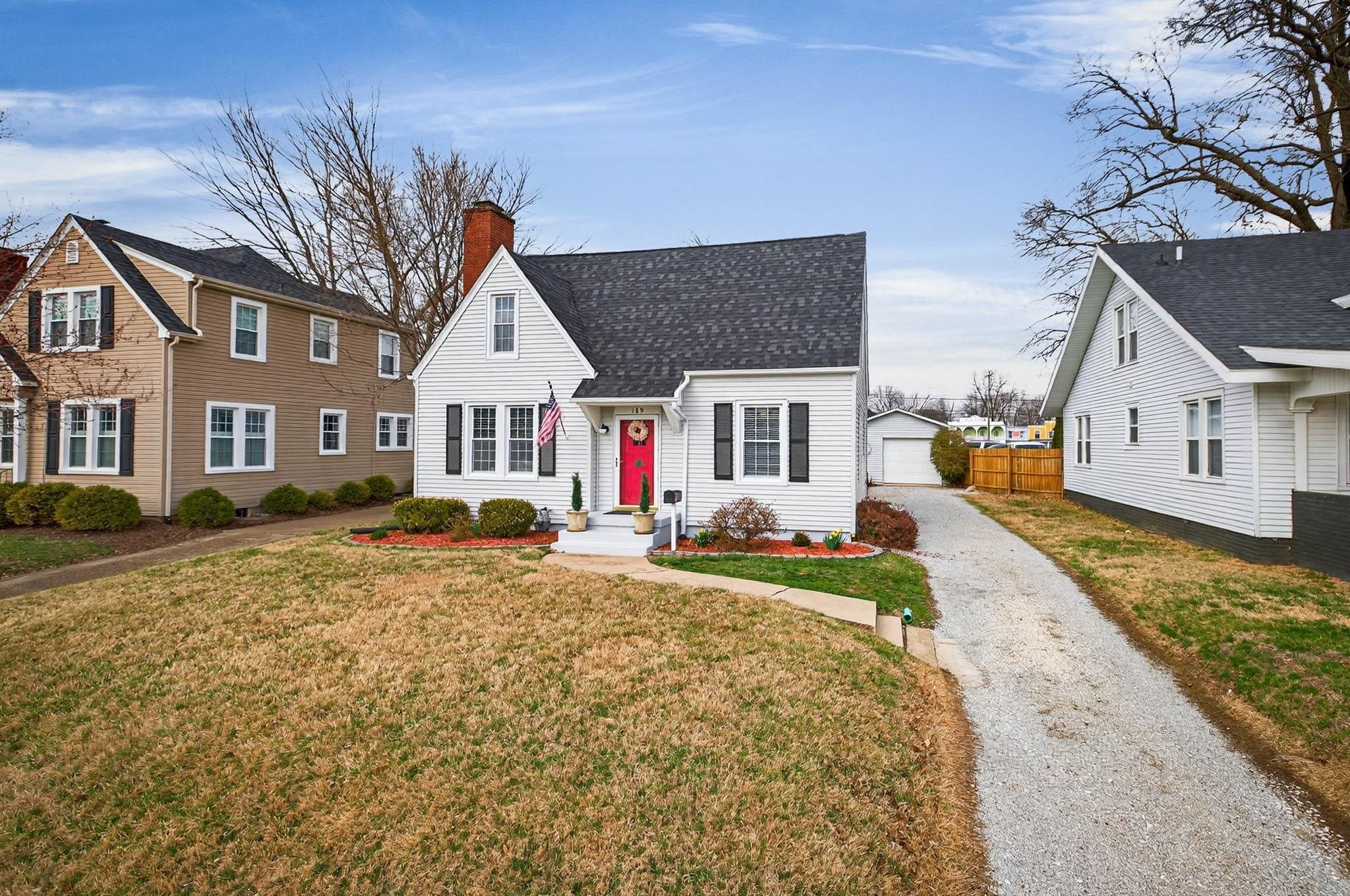 109 E 19th St, Owensboro, Kentucky 42303, 3 Bedrooms Bedrooms, ,2 BathroomsBathrooms,Single Family Residence,For Sale,E 19th St,94274