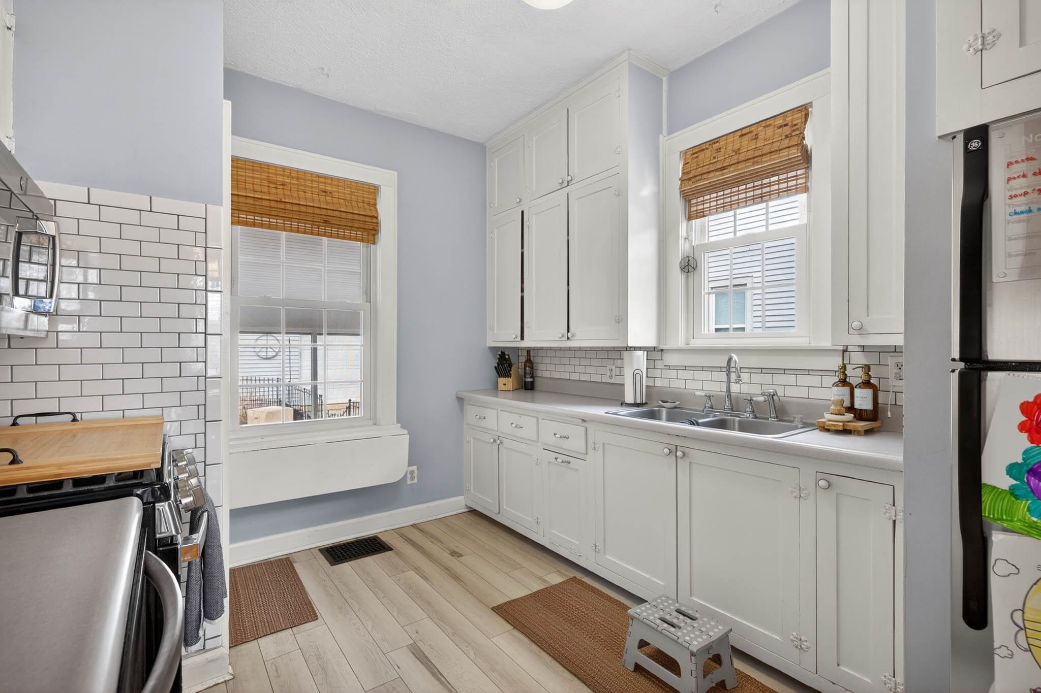 109 E 19th St, Owensboro, Kentucky 42303, 3 Bedrooms Bedrooms, ,2 BathroomsBathrooms,Single Family Residence,For Sale,E 19th St,94274