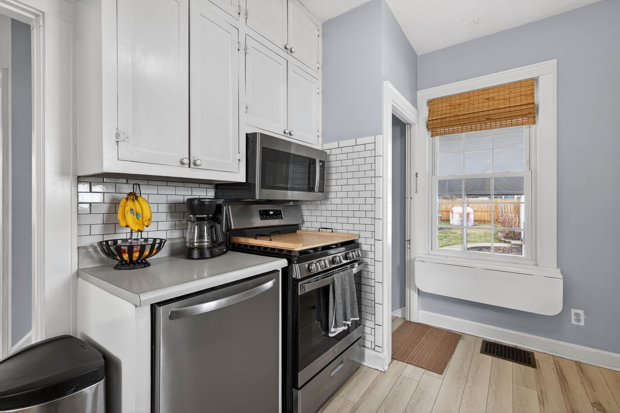 109 E 19th St, Owensboro, Kentucky 42303, 3 Bedrooms Bedrooms, ,2 BathroomsBathrooms,Single Family Residence,For Sale,E 19th St,94274