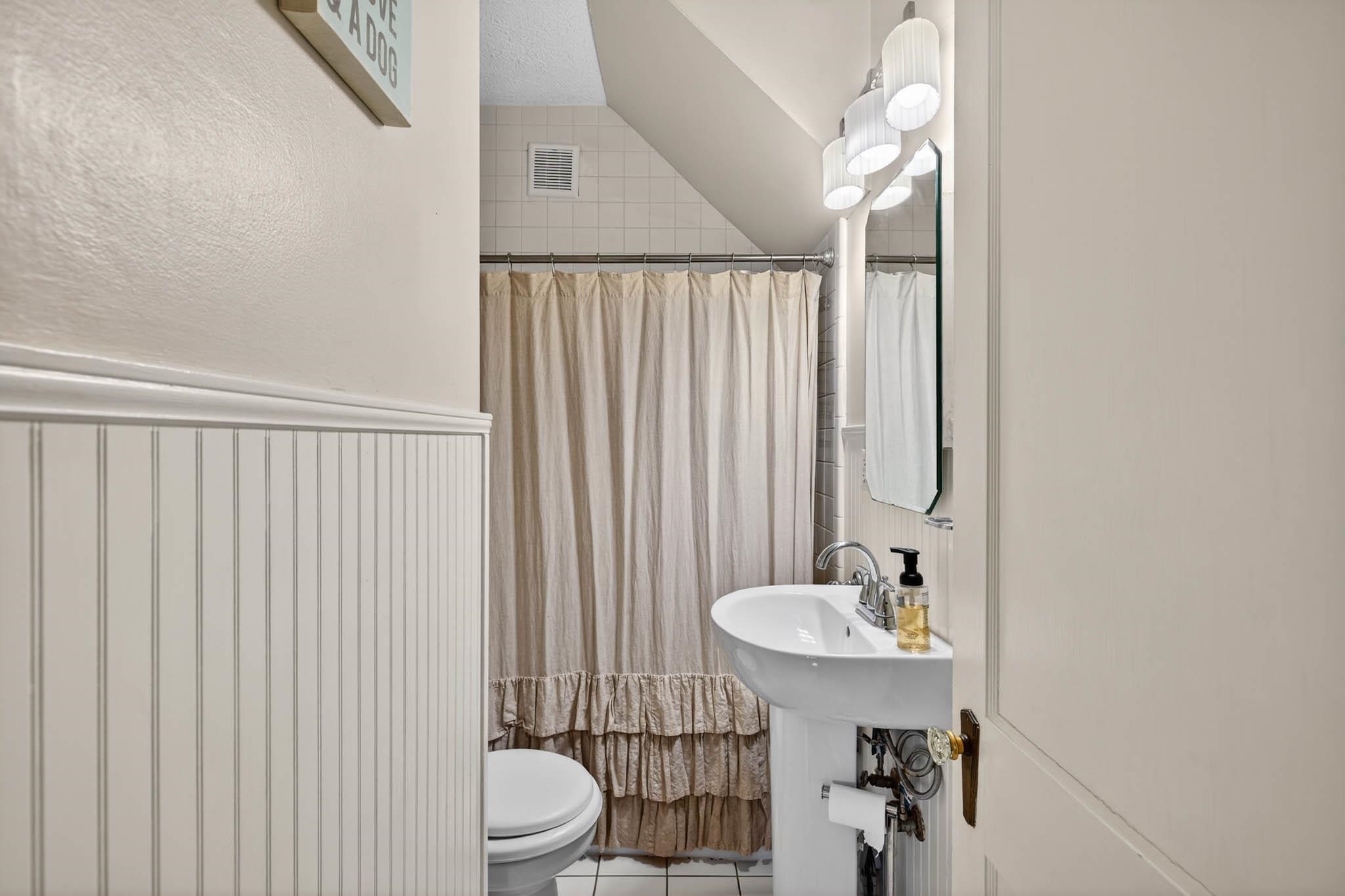 109 E 19th St, Owensboro, Kentucky 42303, 3 Bedrooms Bedrooms, ,2 BathroomsBathrooms,Single Family Residence,For Sale,E 19th St,94274