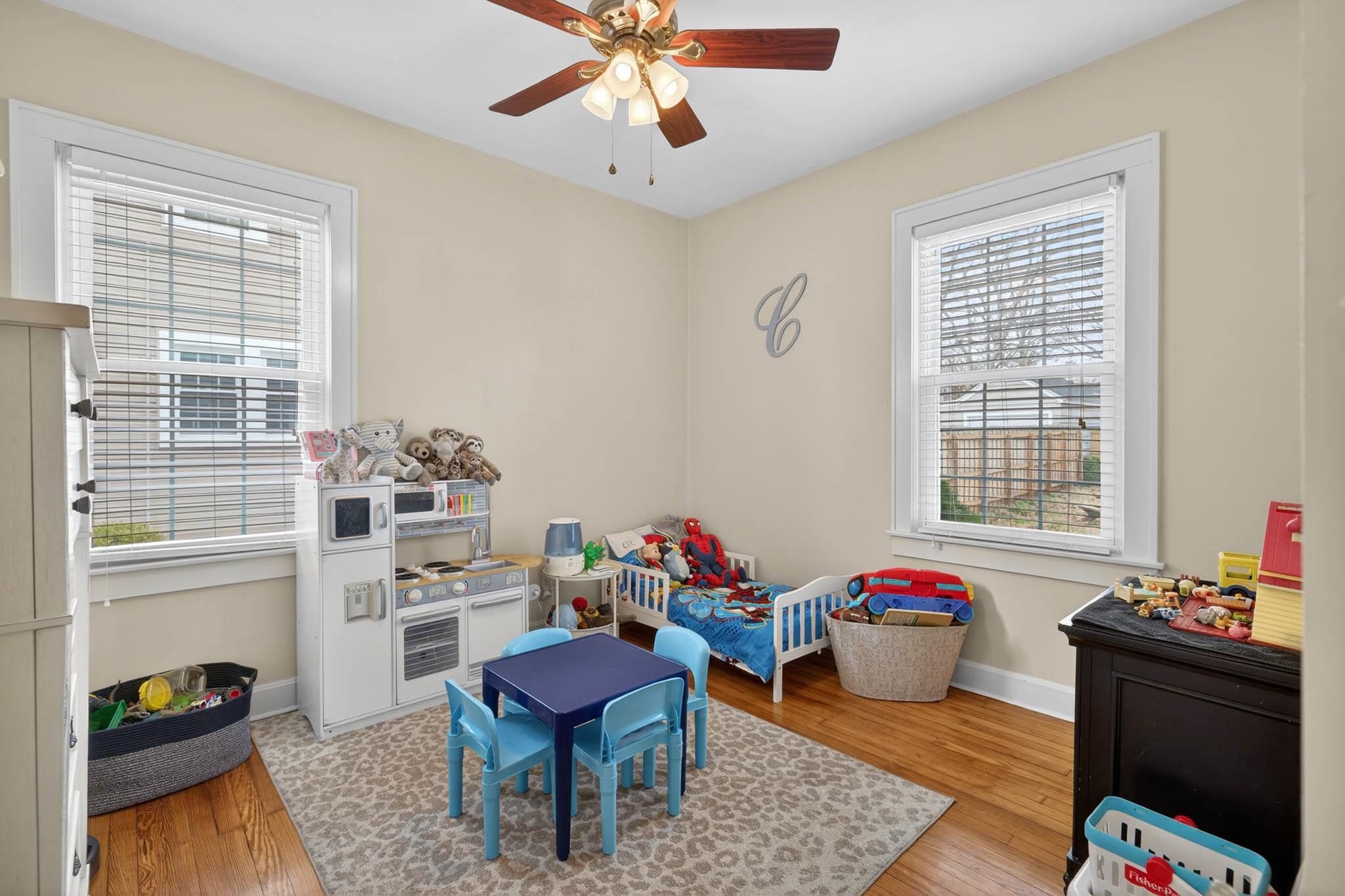 109 E 19th St, Owensboro, Kentucky 42303, 3 Bedrooms Bedrooms, ,2 BathroomsBathrooms,Single Family Residence,For Sale,E 19th St,94274