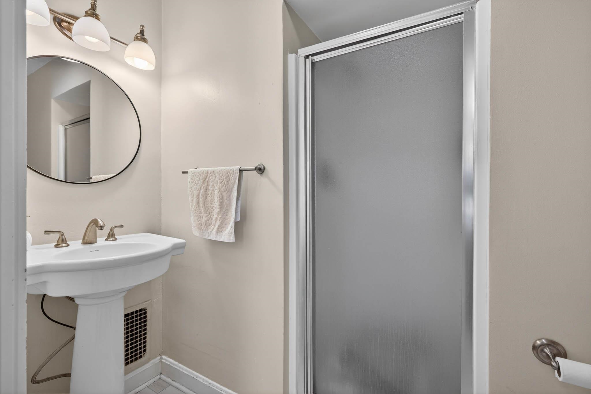 109 E 19th St, Owensboro, Kentucky 42303, 3 Bedrooms Bedrooms, ,2 BathroomsBathrooms,Single Family Residence,For Sale,E 19th St,94274