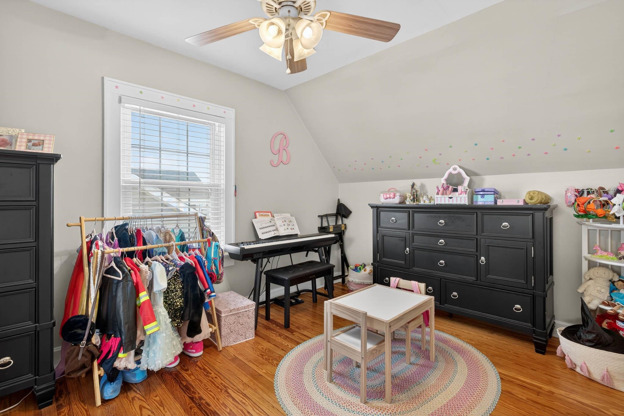 109 E 19th St, Owensboro, Kentucky 42303, 3 Bedrooms Bedrooms, ,2 BathroomsBathrooms,Single Family Residence,For Sale,E 19th St,94274