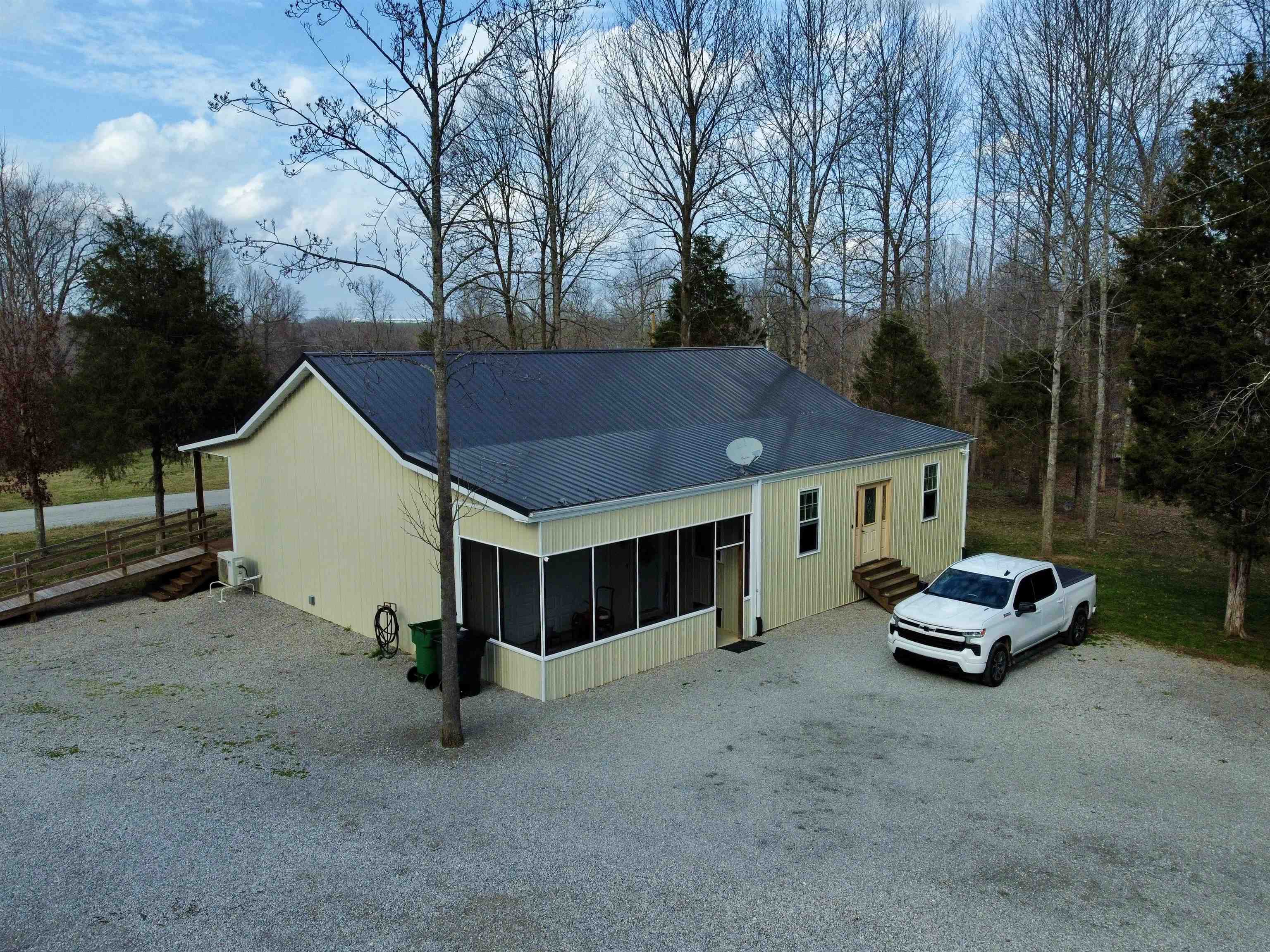 122 Apache Trace, Falls of Rough, Kentucky 40199, 3 Bedrooms Bedrooms, ,2 BathroomsBathrooms,Single Family Residence,For Sale,Apache Trace,94275