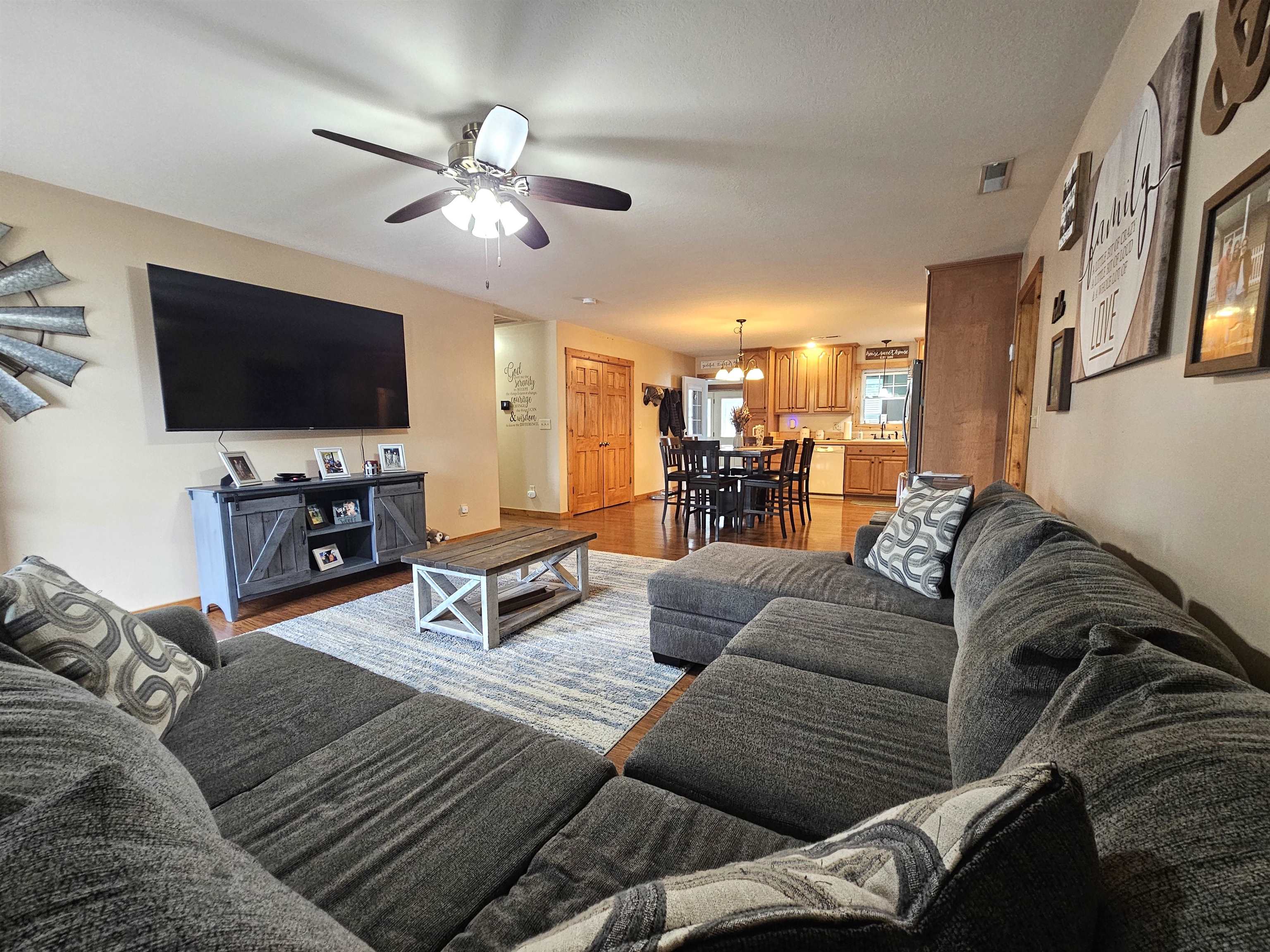 122 Apache Trace, Falls of Rough, Kentucky 40199, 3 Bedrooms Bedrooms, ,2 BathroomsBathrooms,Single Family Residence,For Sale,Apache Trace,94275