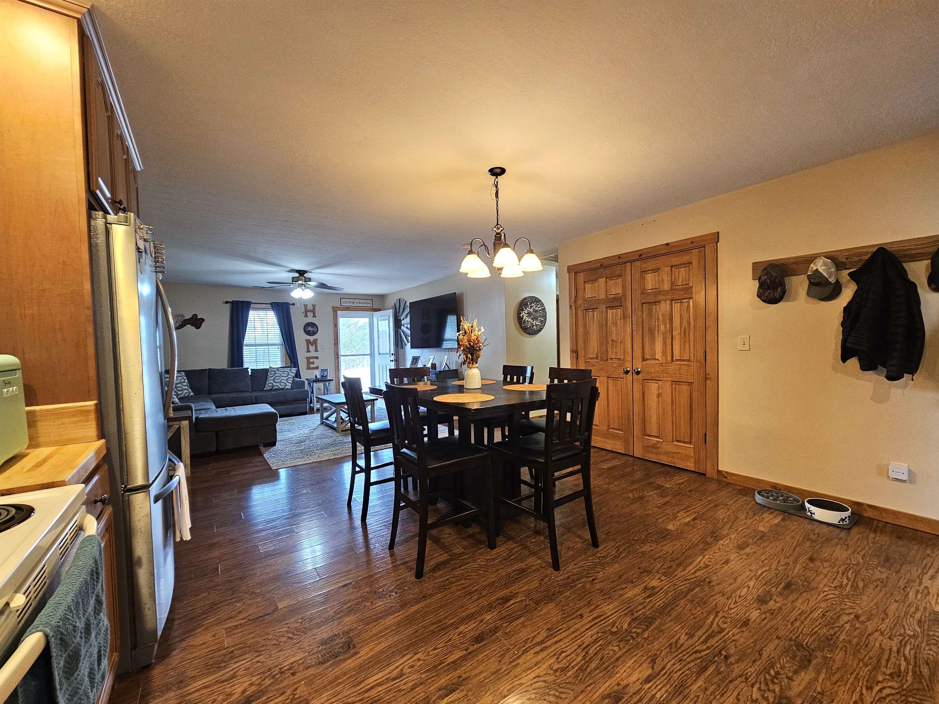 122 Apache Trace, Falls of Rough, Kentucky 40199, 3 Bedrooms Bedrooms, ,2 BathroomsBathrooms,Single Family Residence,For Sale,Apache Trace,94275