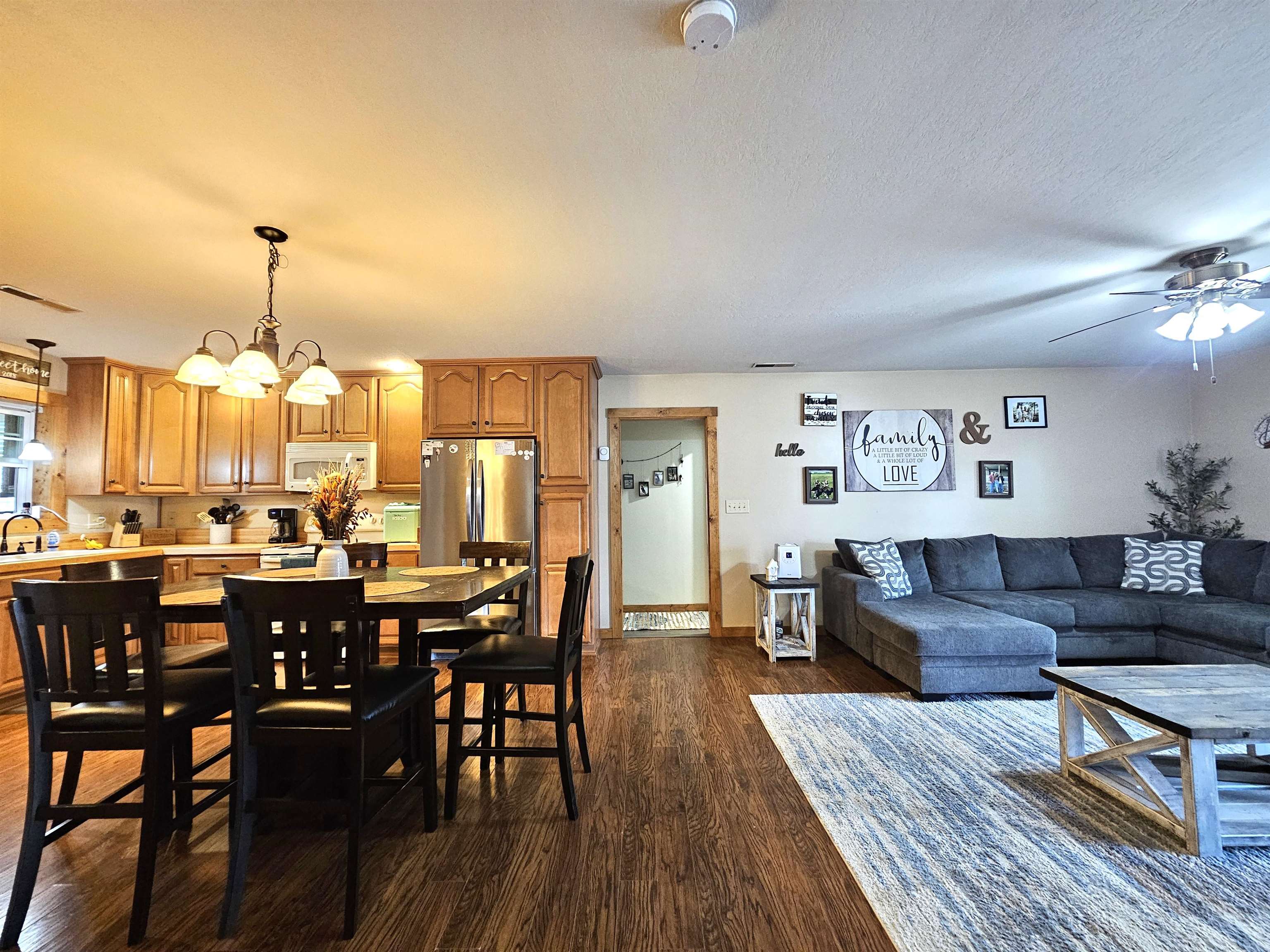 122 Apache Trace, Falls of Rough, Kentucky 40199, 3 Bedrooms Bedrooms, ,2 BathroomsBathrooms,Single Family Residence,For Sale,Apache Trace,94275