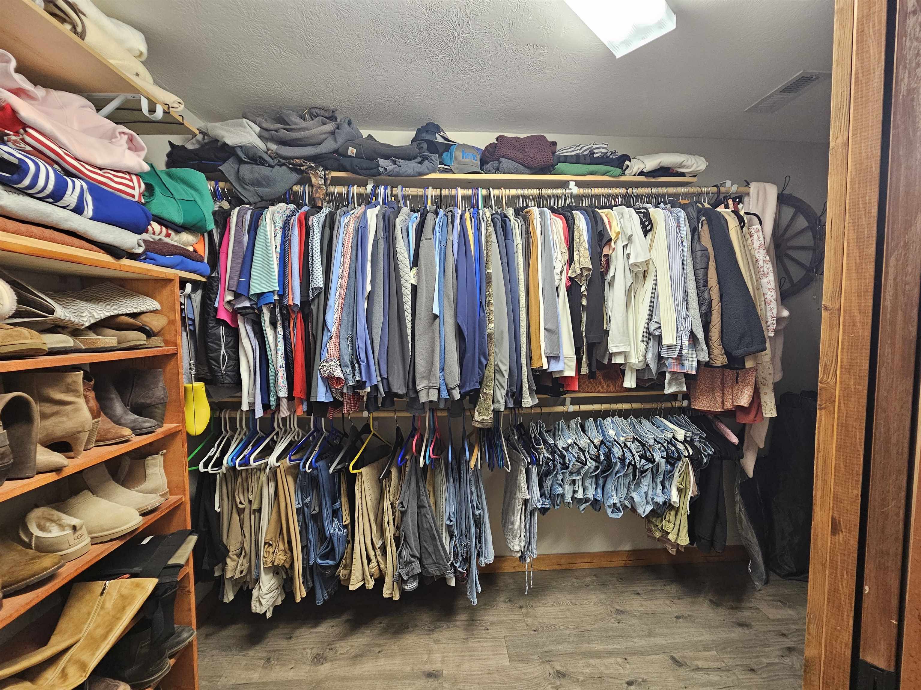 122 Apache Trace, Falls of Rough, Kentucky 40199, 3 Bedrooms Bedrooms, ,2 BathroomsBathrooms,Single Family Residence,For Sale,Apache Trace,94275