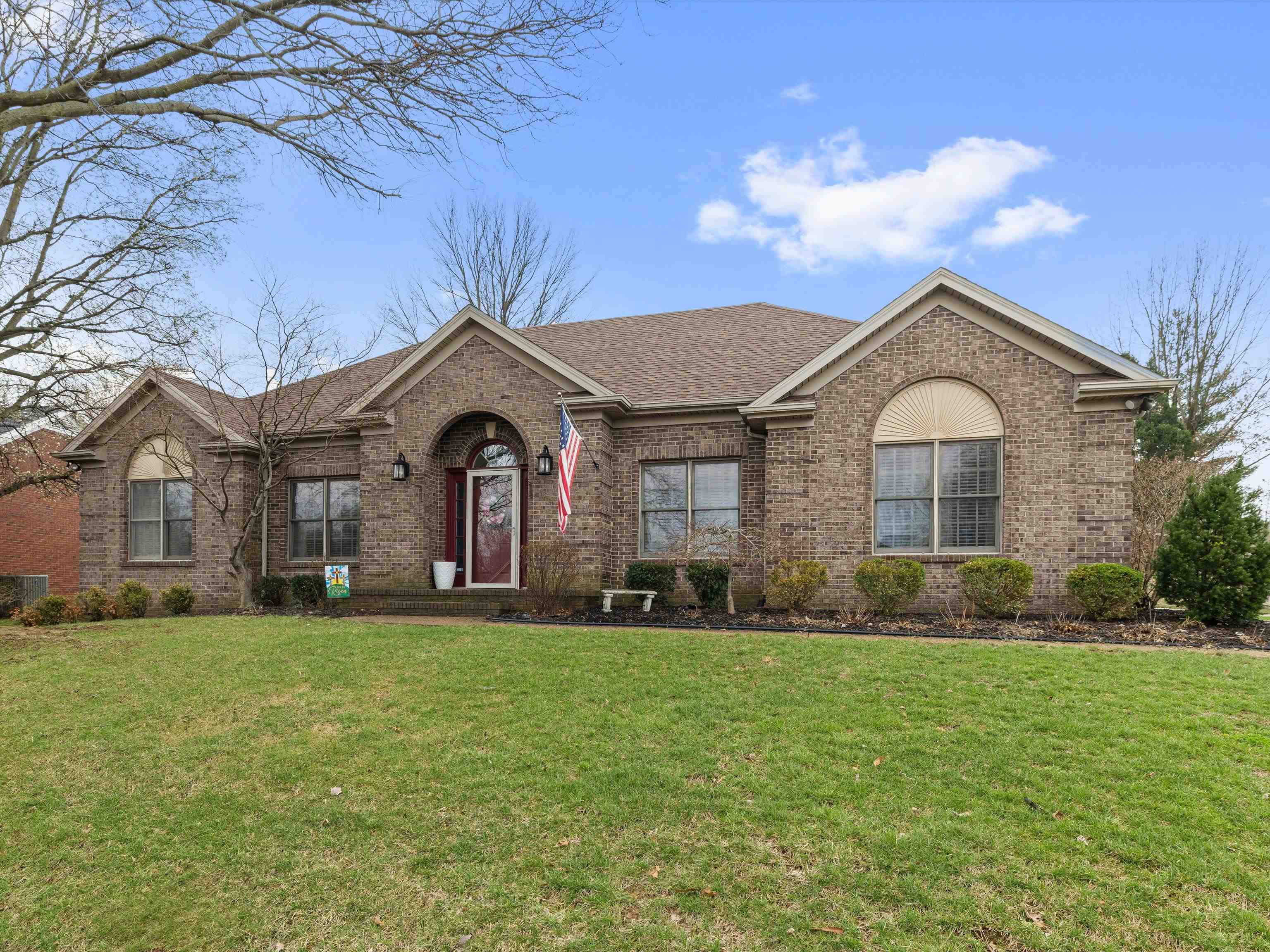 2732 Hillbrooke Parkway, Owensboro, Kentucky 42303, 3 Bedrooms Bedrooms, ,2 BathroomsBathrooms,Ranch,For Sale,Hillbrooke Parkway,94289