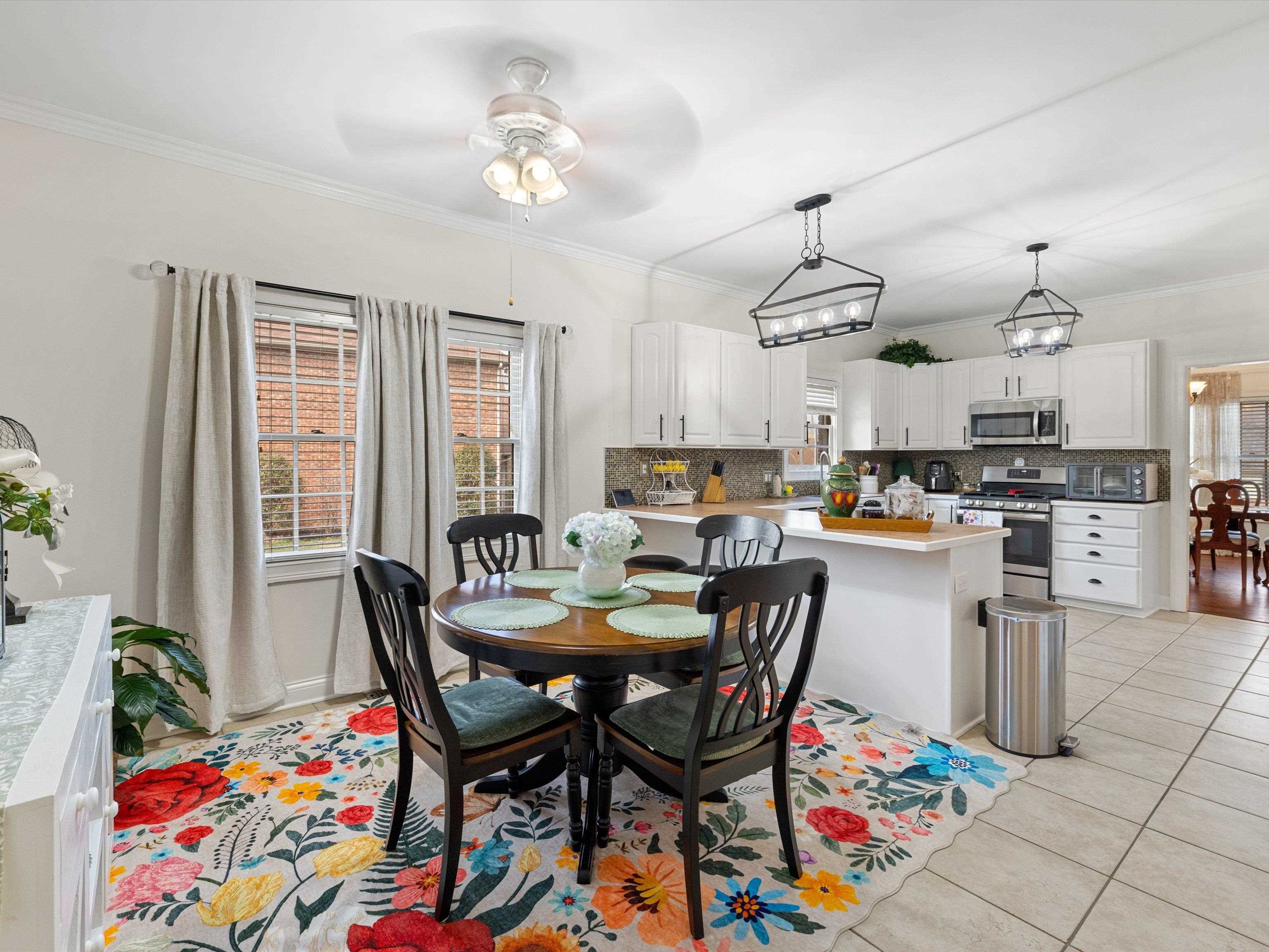 2732 Hillbrooke Parkway, Owensboro, Kentucky 42303, 3 Bedrooms Bedrooms, ,2 BathroomsBathrooms,Ranch,For Sale,Hillbrooke Parkway,94289