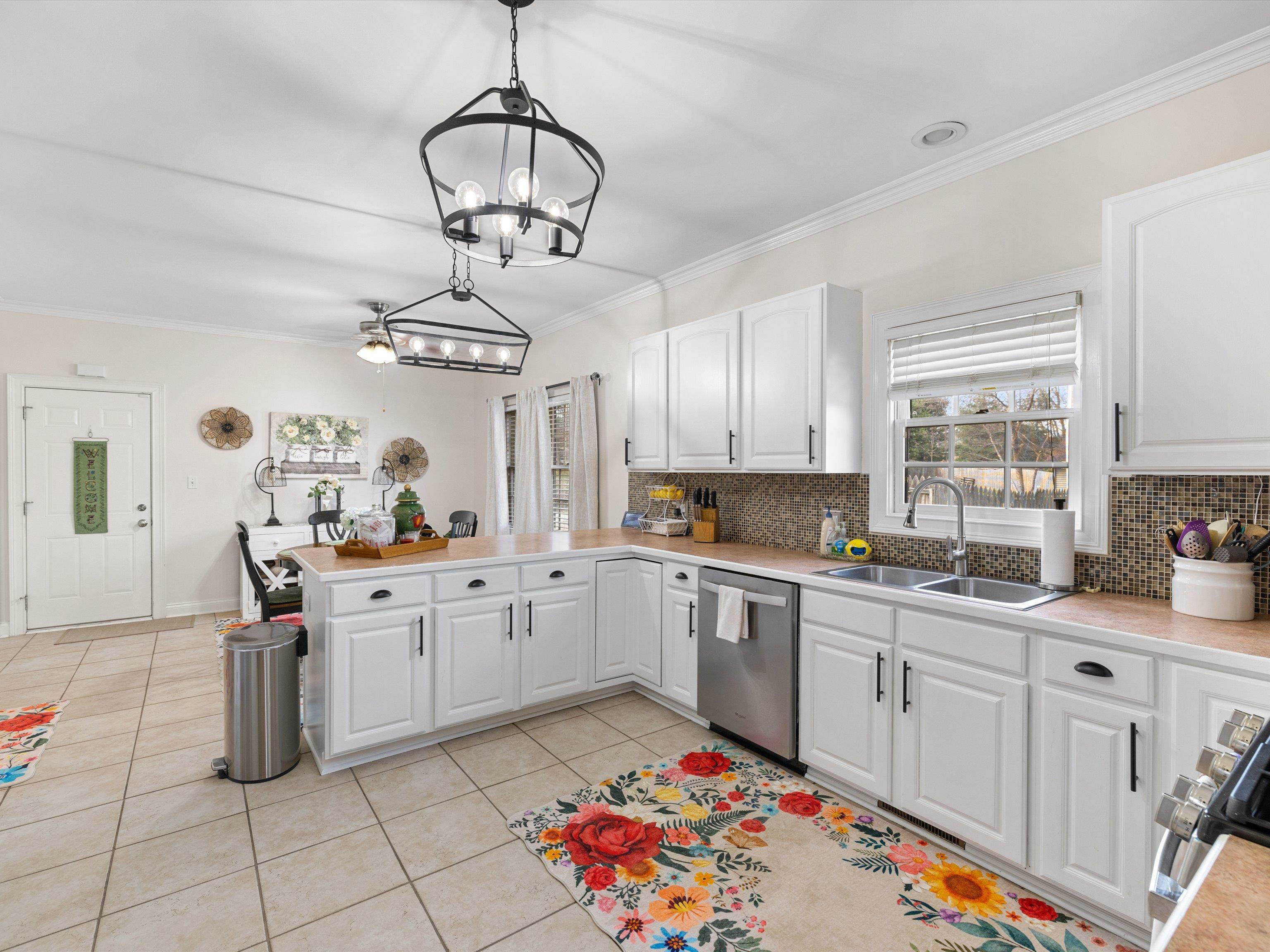 2732 Hillbrooke Parkway, Owensboro, Kentucky 42303, 3 Bedrooms Bedrooms, ,2 BathroomsBathrooms,Ranch,For Sale,Hillbrooke Parkway,94289