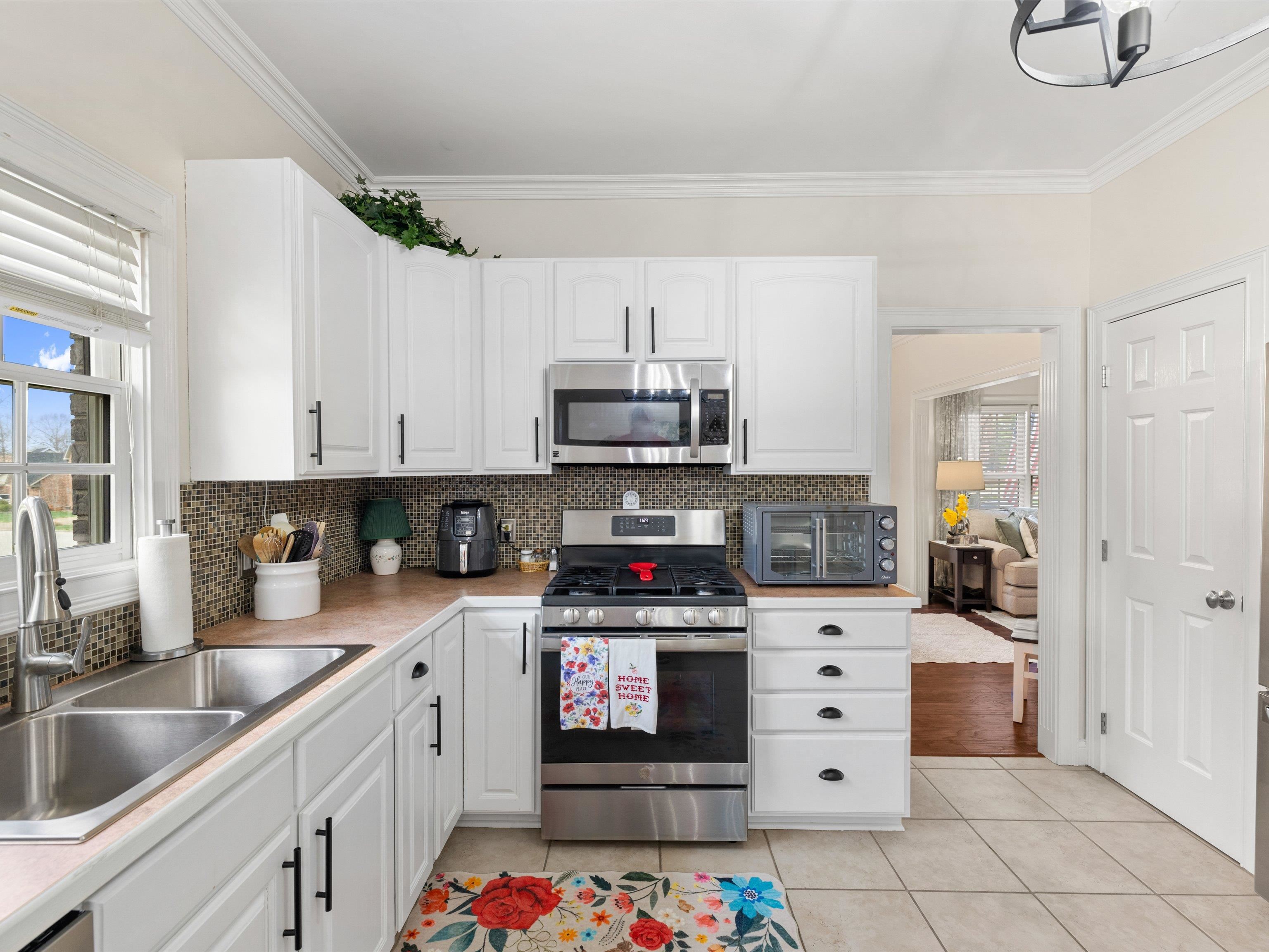 2732 Hillbrooke Parkway, Owensboro, Kentucky 42303, 3 Bedrooms Bedrooms, ,2 BathroomsBathrooms,Ranch,For Sale,Hillbrooke Parkway,94289