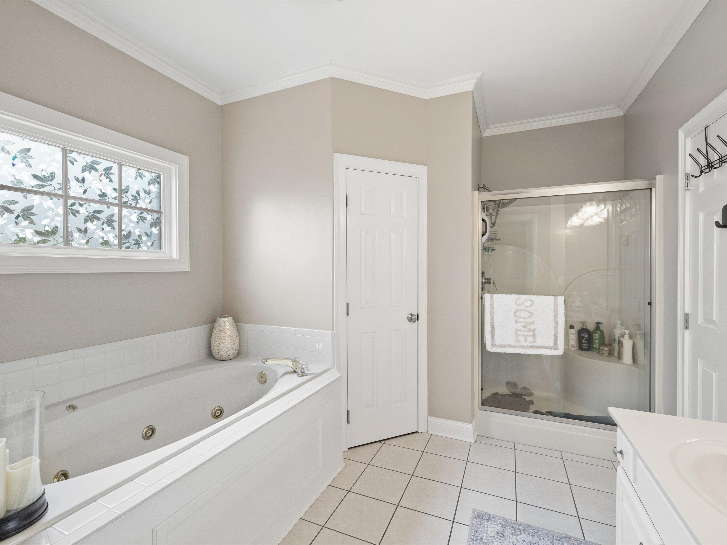 2732 Hillbrooke Parkway, Owensboro, Kentucky 42303, 3 Bedrooms Bedrooms, ,2 BathroomsBathrooms,Ranch,For Sale,Hillbrooke Parkway,94289