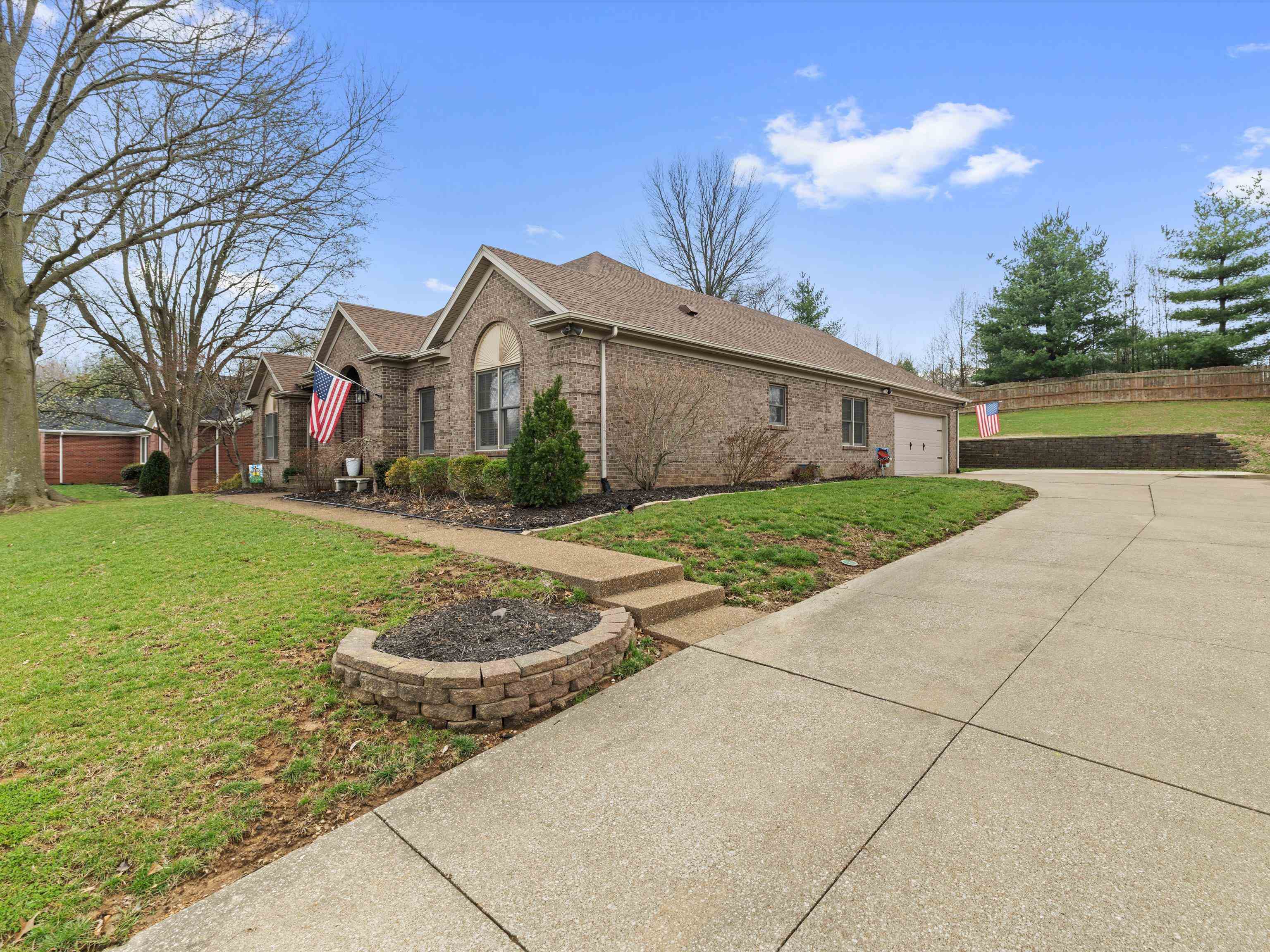 2732 Hillbrooke Parkway, Owensboro, Kentucky 42303, 3 Bedrooms Bedrooms, ,2 BathroomsBathrooms,Ranch,For Sale,Hillbrooke Parkway,94289