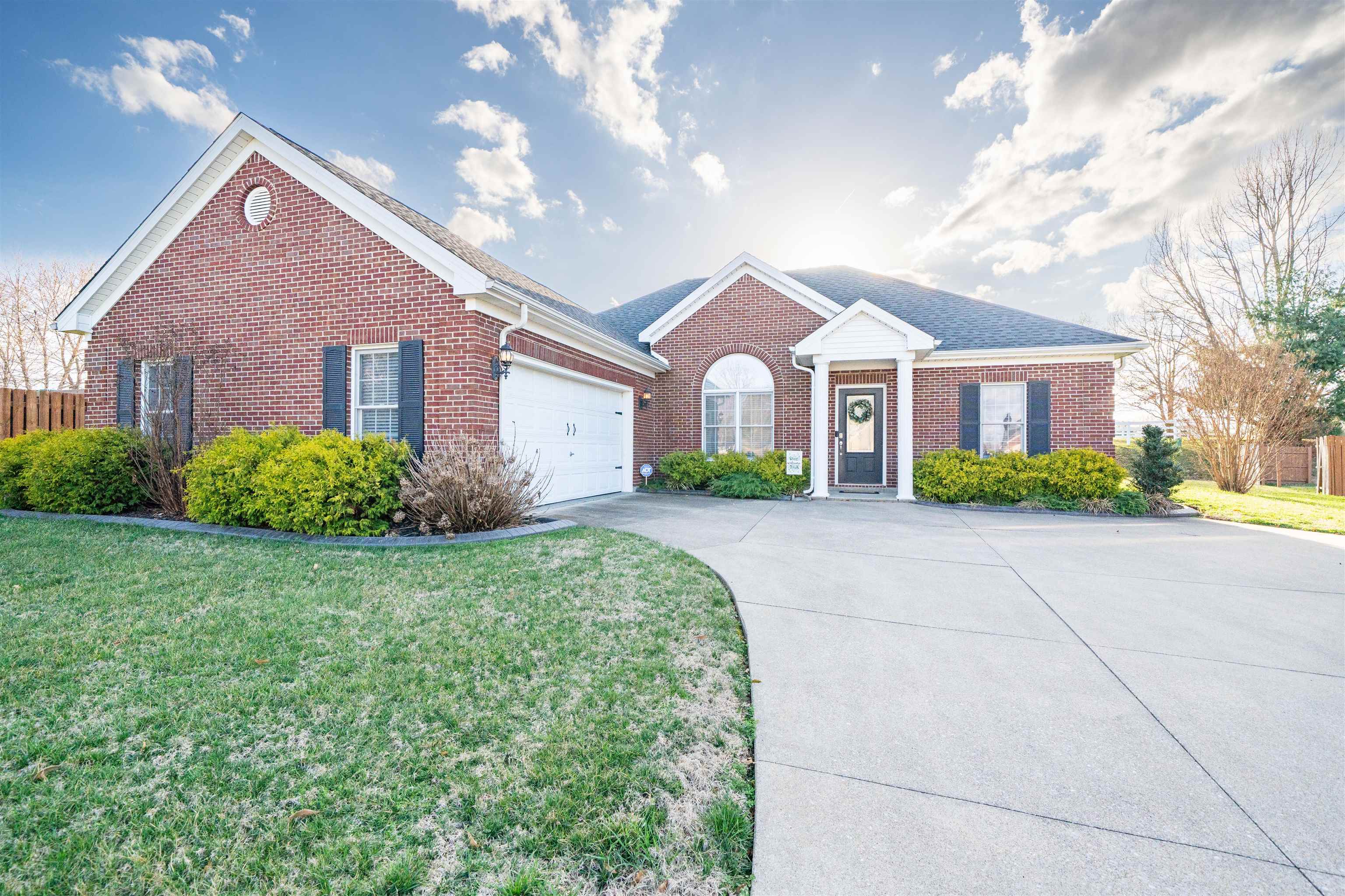 3501 Idle Hour Court, Owensboro, Kentucky 42303, 3 Bedrooms Bedrooms, ,2 BathroomsBathrooms,Single Family Residence,For Sale,Idle Hour Court,94313