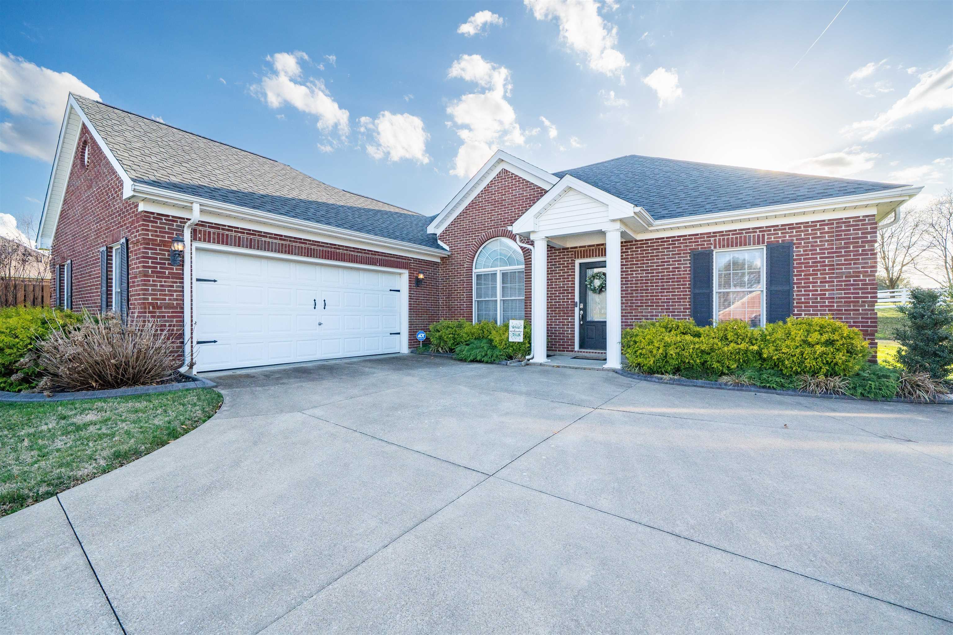 3501 Idle Hour Court, Owensboro, Kentucky 42303, 3 Bedrooms Bedrooms, ,2 BathroomsBathrooms,Single Family Residence,For Sale,Idle Hour Court,94313