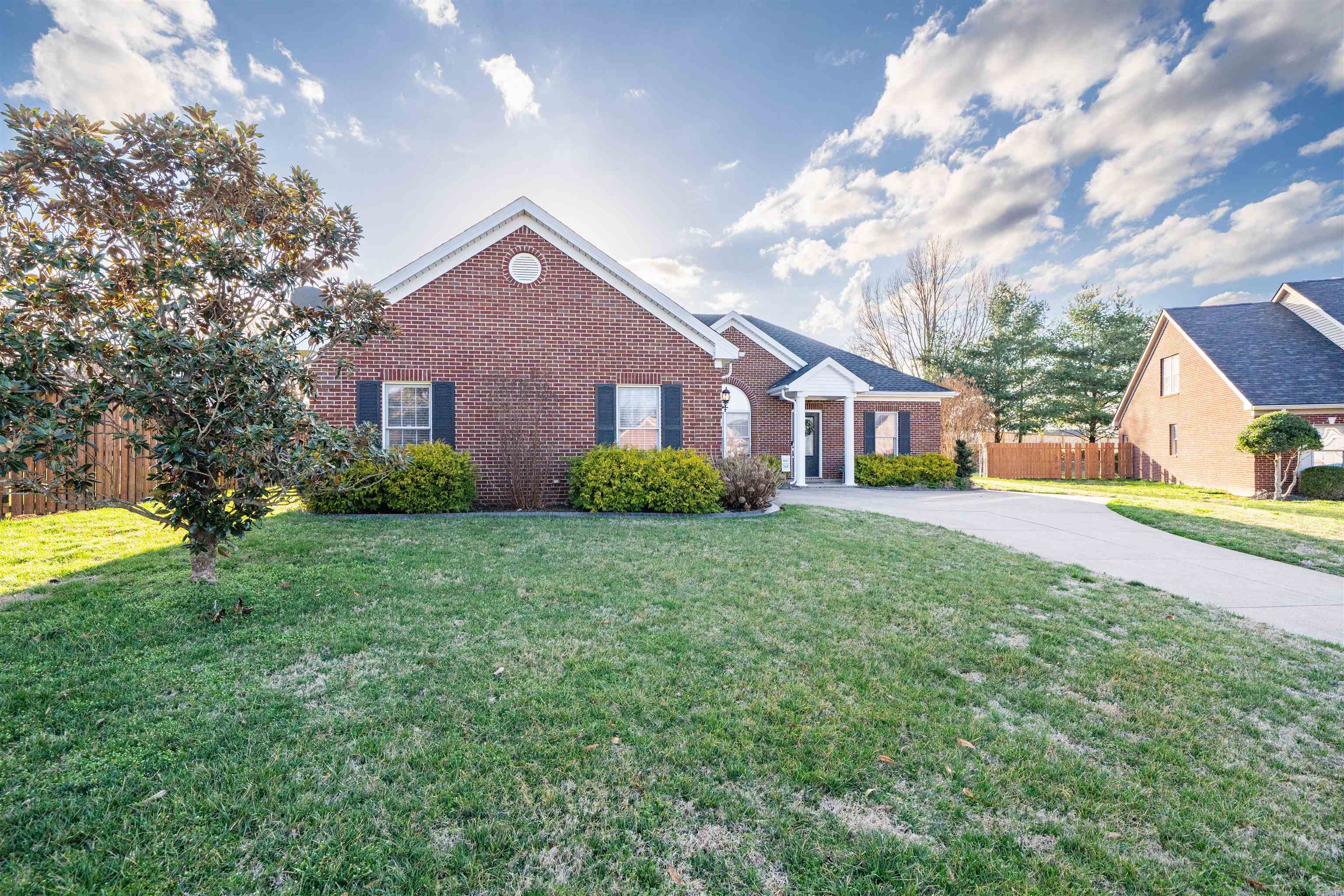 3501 Idle Hour Court, Owensboro, Kentucky 42303, 3 Bedrooms Bedrooms, ,2 BathroomsBathrooms,Single Family Residence,For Sale,Idle Hour Court,94313