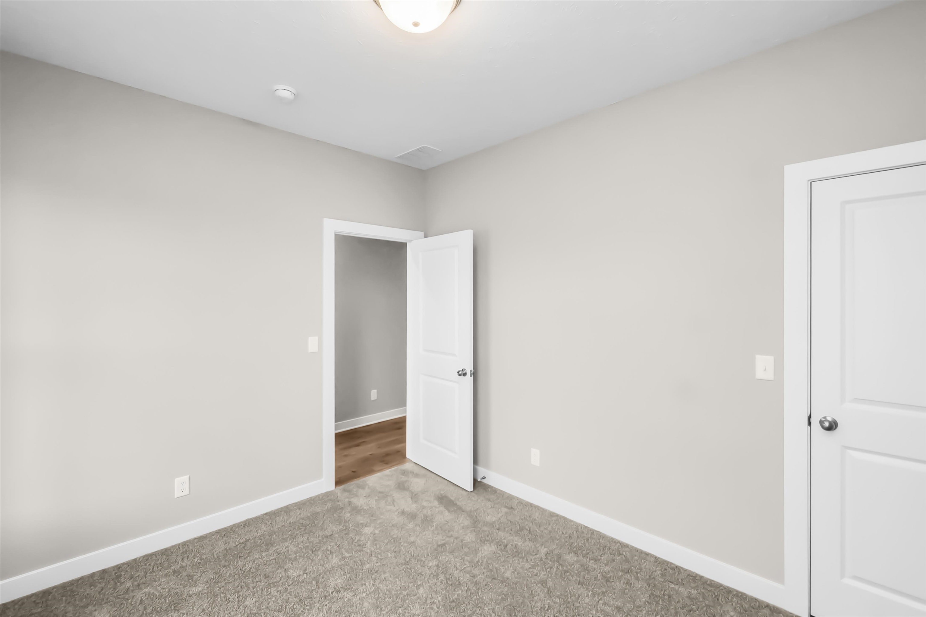 552 Alabaster Lane, Owensboro, Kentucky 42301, 3 Bedrooms Bedrooms, ,2 BathroomsBathrooms,Single Family Residence,For Sale,Alabaster Lane,94325