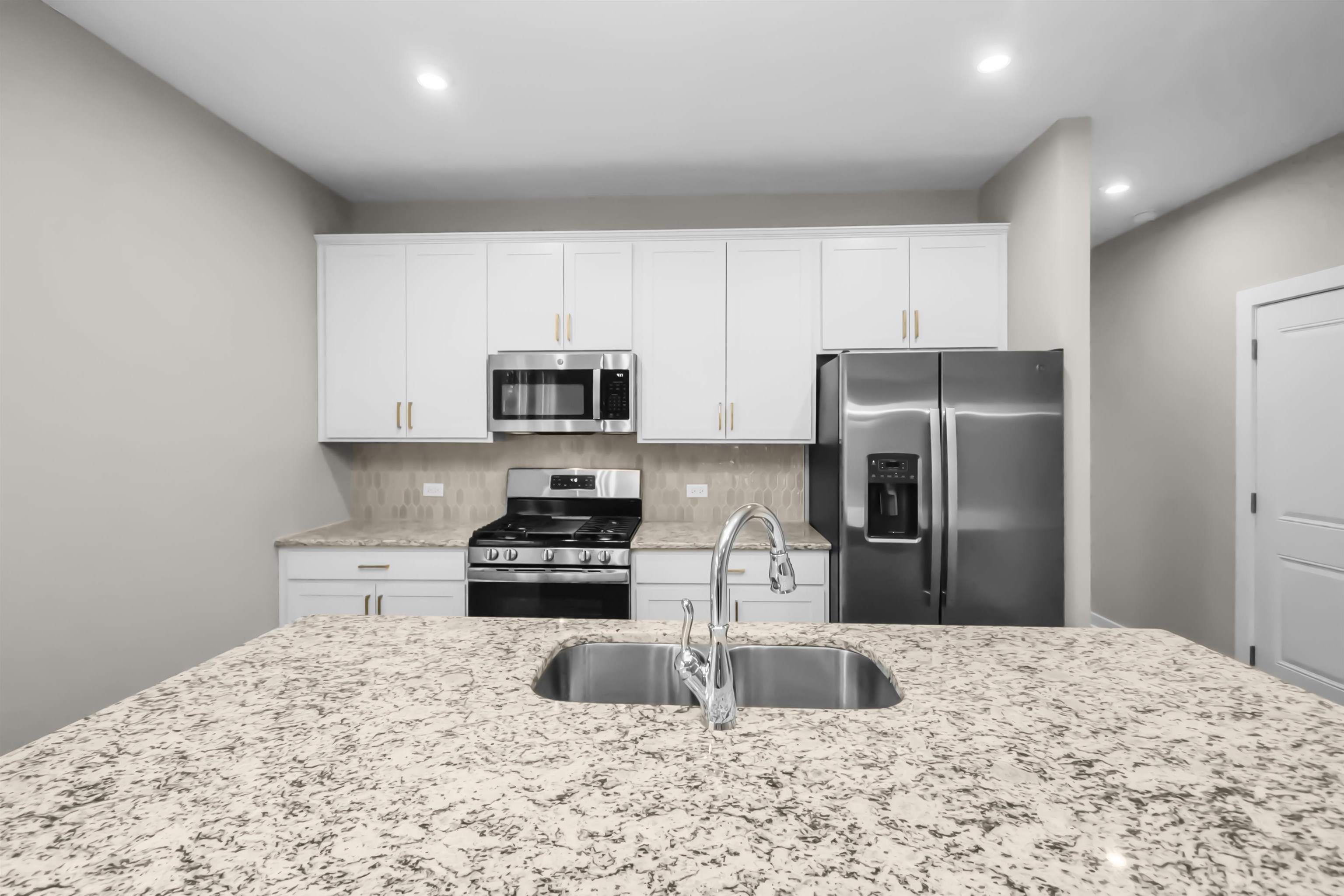 552 Alabaster Lane, Owensboro, Kentucky 42301, 3 Bedrooms Bedrooms, ,2 BathroomsBathrooms,Single Family Residence,For Sale,Alabaster Lane,94325