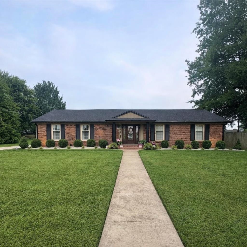 1738 College Drive, Owensboro, Kentucky 42301, 5 Bedrooms Bedrooms, ,2 BathroomsBathrooms,Single Family Residence,For Sale,College Drive,94326