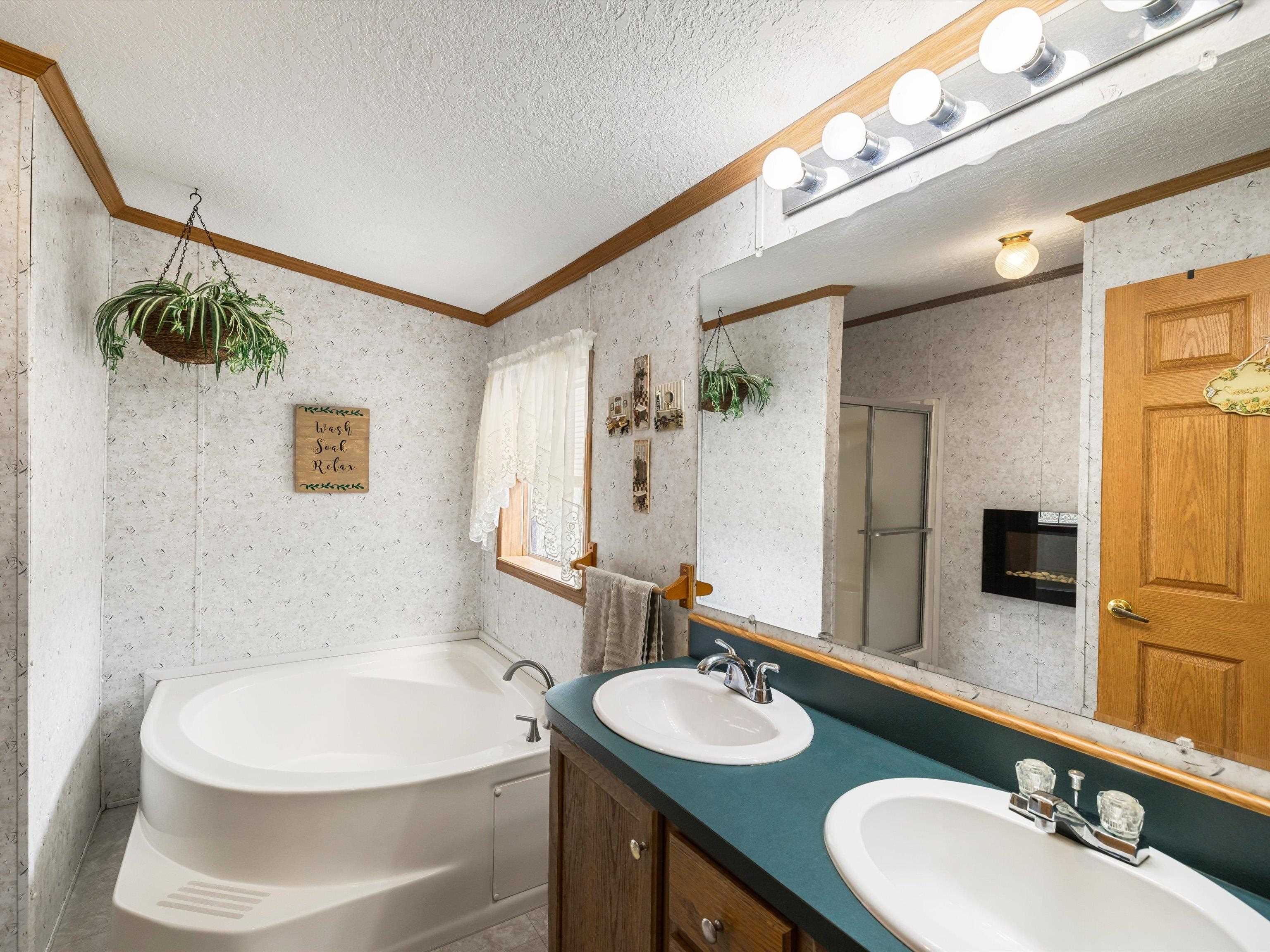 304 Duvall Ct, Livermore, Kentucky 42352, 3 Bedrooms Bedrooms, ,2 BathroomsBathrooms,Manufactured Home,For Sale,Duvall Ct,94339