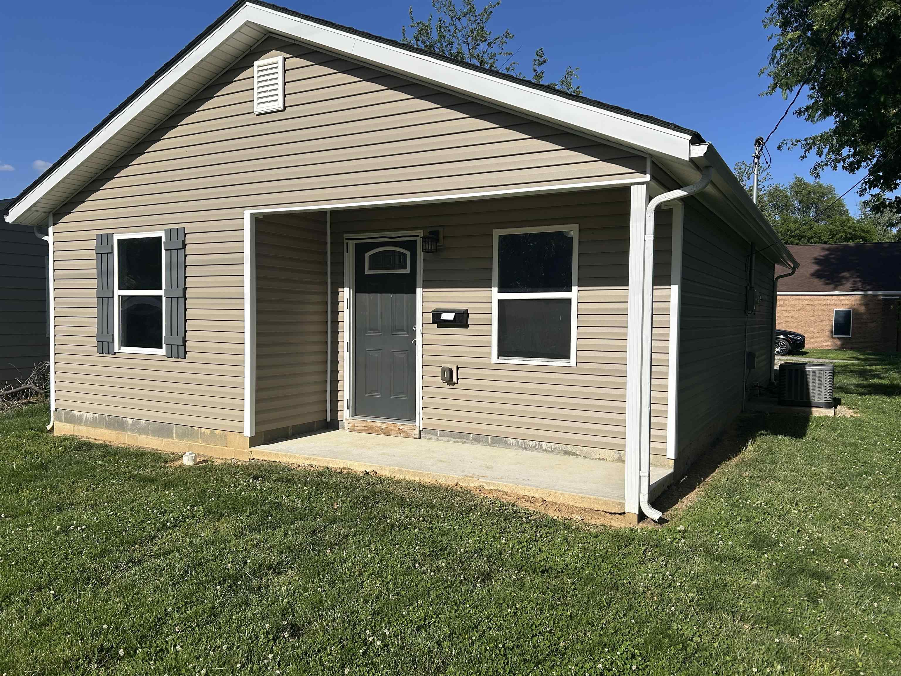 1005 Jackson Street, Owensboro, Kentucky 42303, 2 Bedrooms Bedrooms, ,1 BathroomBathrooms,Single Family Residence,For Sale,Jackson Street,94344