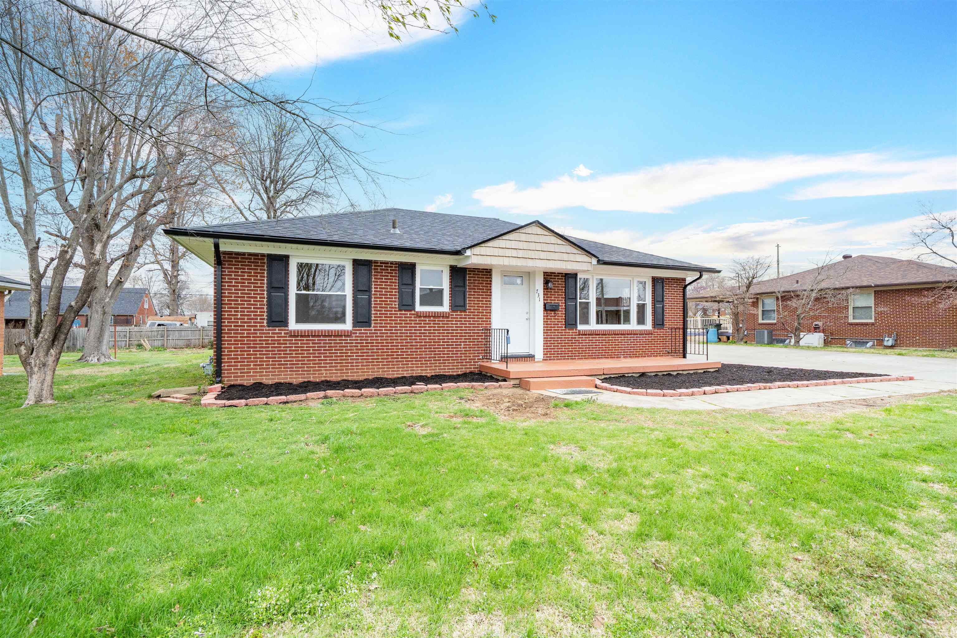 731 Canterbury Rd, Owensboro, Kentucky 42301, 3 Bedrooms Bedrooms, ,1 BathroomBathrooms,Single Family Residence,For Sale,Canterbury Rd,94346