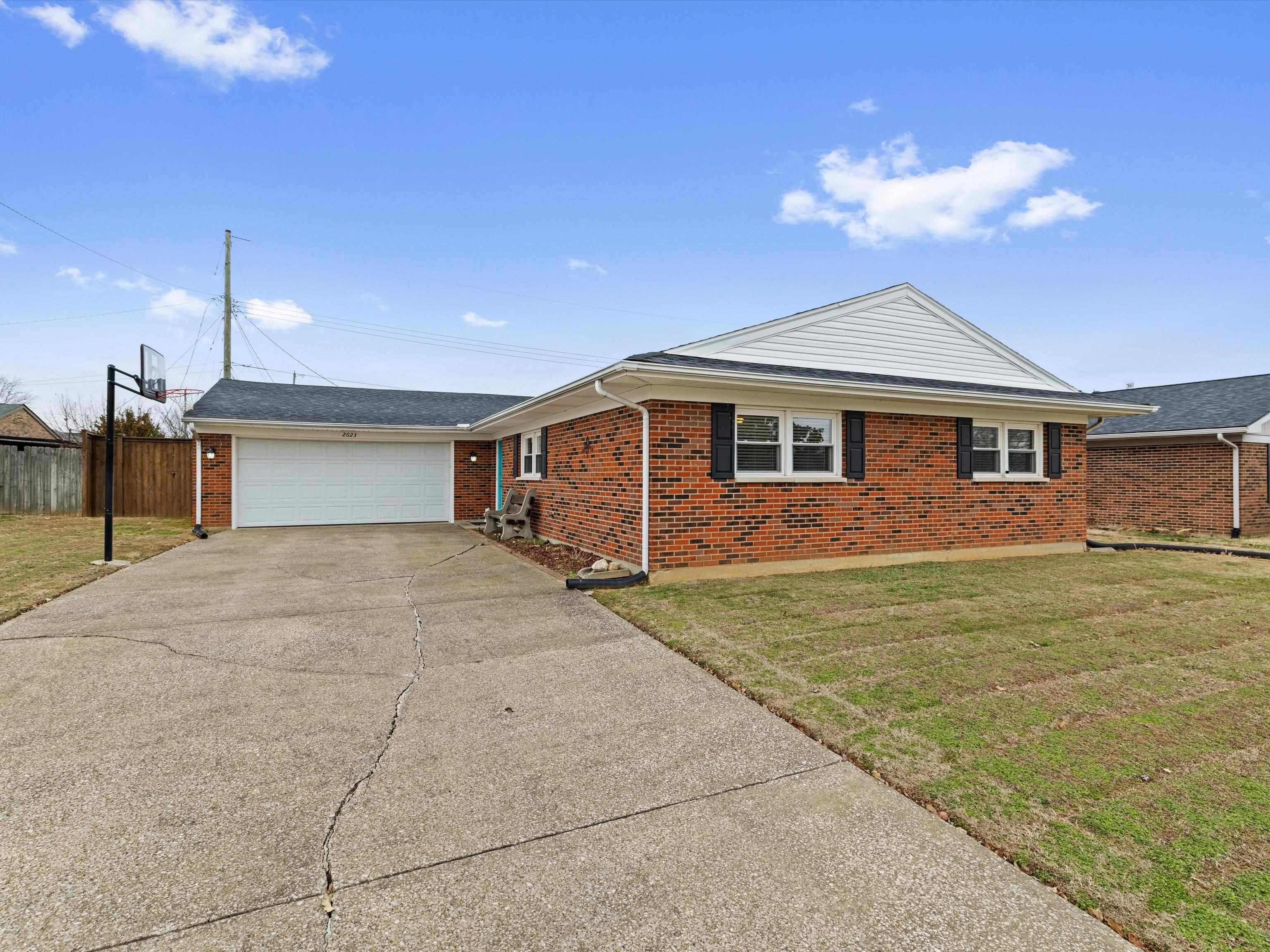 2623 Secretariat Dr, Owensboro, Kentucky 42301, 3 Bedrooms Bedrooms, ,2 BathroomsBathrooms,Single Family Residence,For Sale,Secretariat Dr,94348