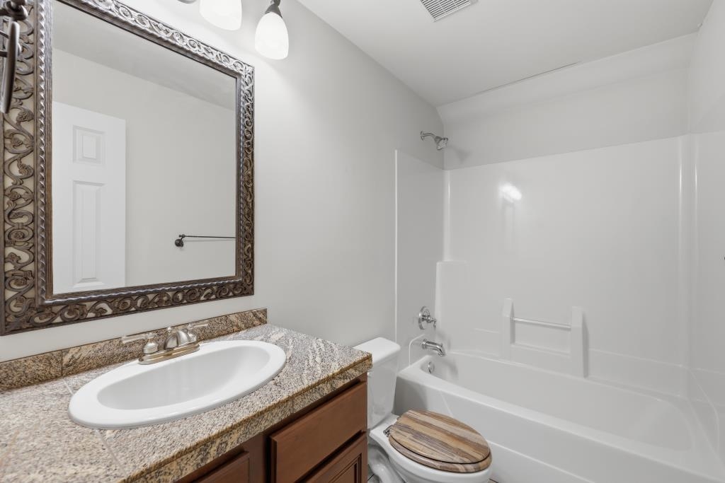 3121 Spring Run (Lake Forest), Owensboro, Kentucky 42303, 3 Bedrooms Bedrooms, ,3 BathroomsBathrooms,Single Family Residence,For Sale,Spring Run (Lake Forest),94349