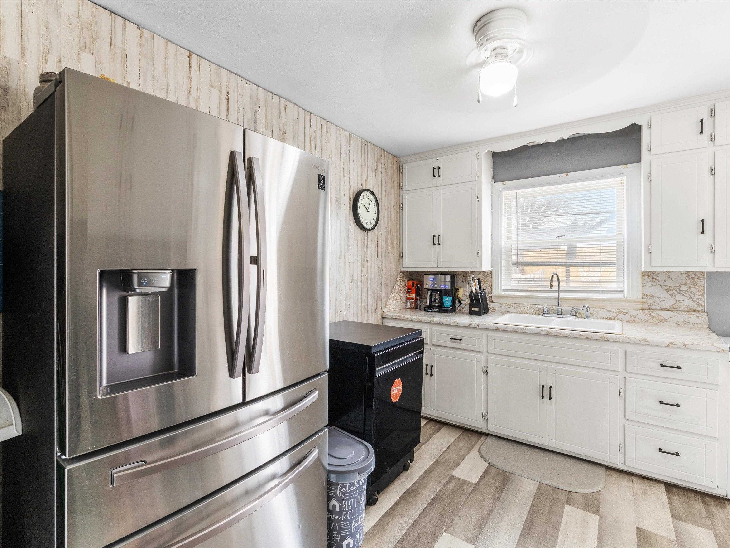 1231 Maple Ave, Owensboro, Kentucky 42301, 5 Bedrooms Bedrooms, ,2 BathroomsBathrooms,Single Family Residence,For Sale,Maple Ave,94351