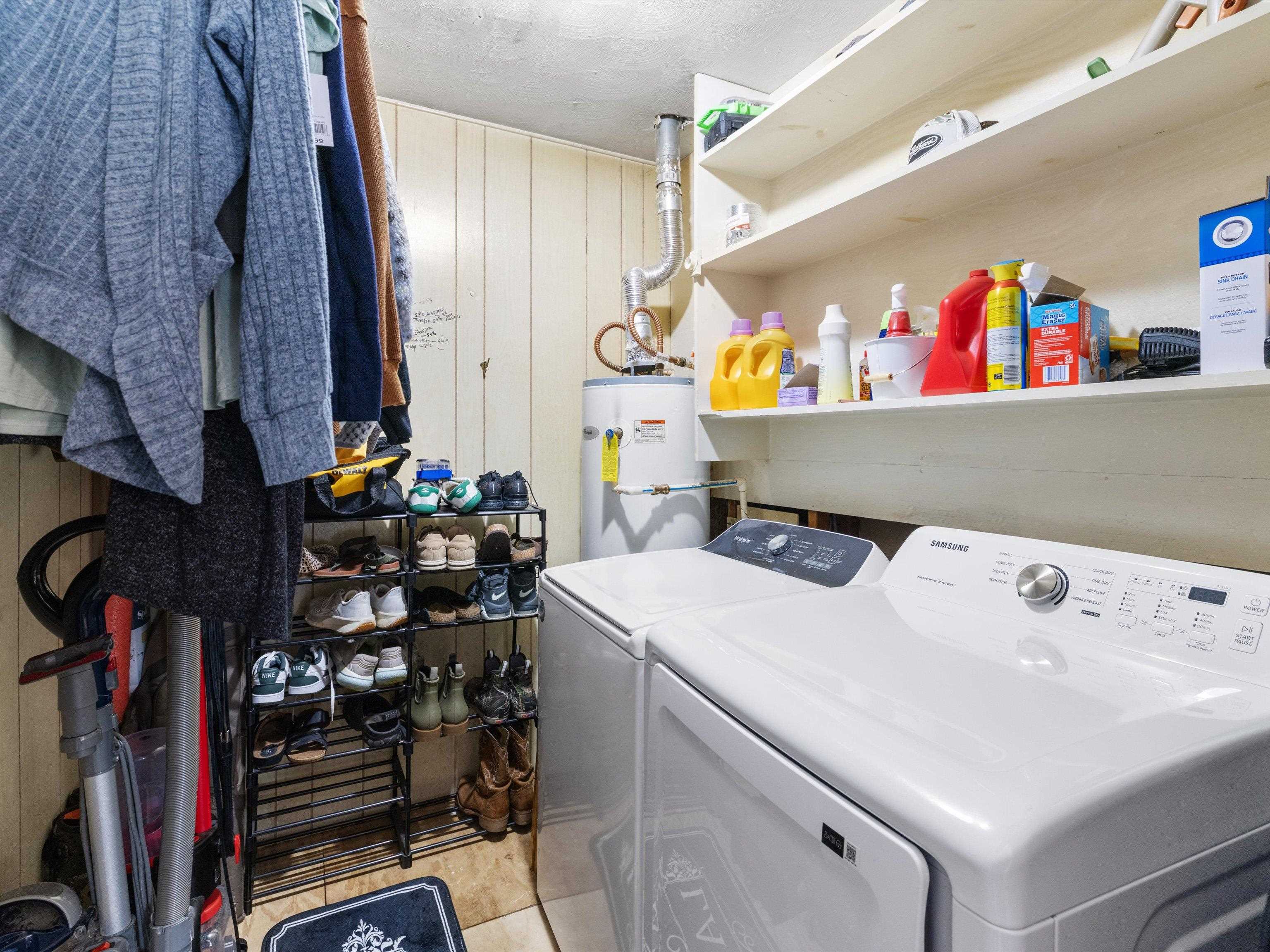 1231 Maple Ave, Owensboro, Kentucky 42301, 5 Bedrooms Bedrooms, ,2 BathroomsBathrooms,Single Family Residence,For Sale,Maple Ave,94351