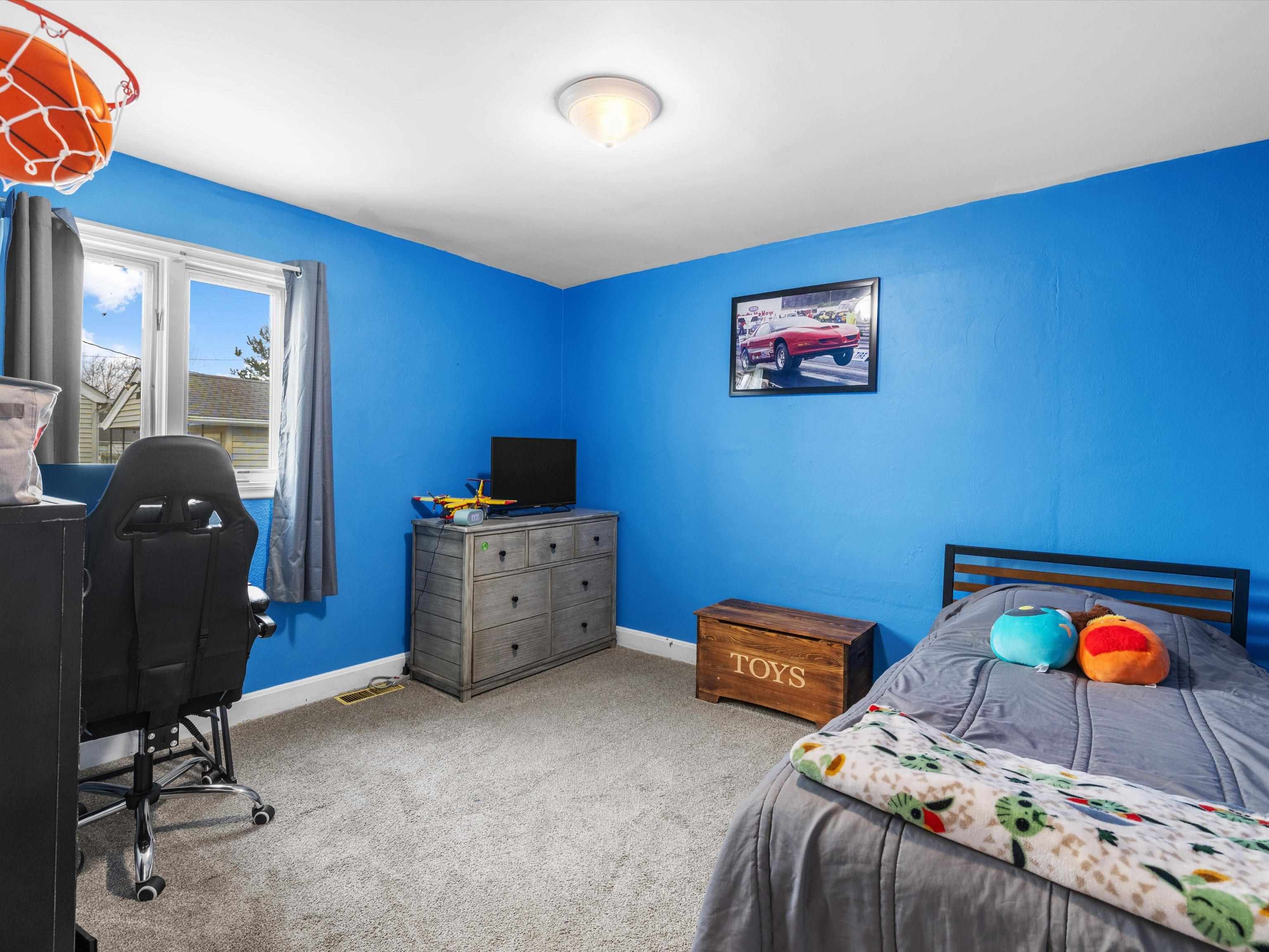 1231 Maple Ave, Owensboro, Kentucky 42301, 5 Bedrooms Bedrooms, ,2 BathroomsBathrooms,Single Family Residence,For Sale,Maple Ave,94351